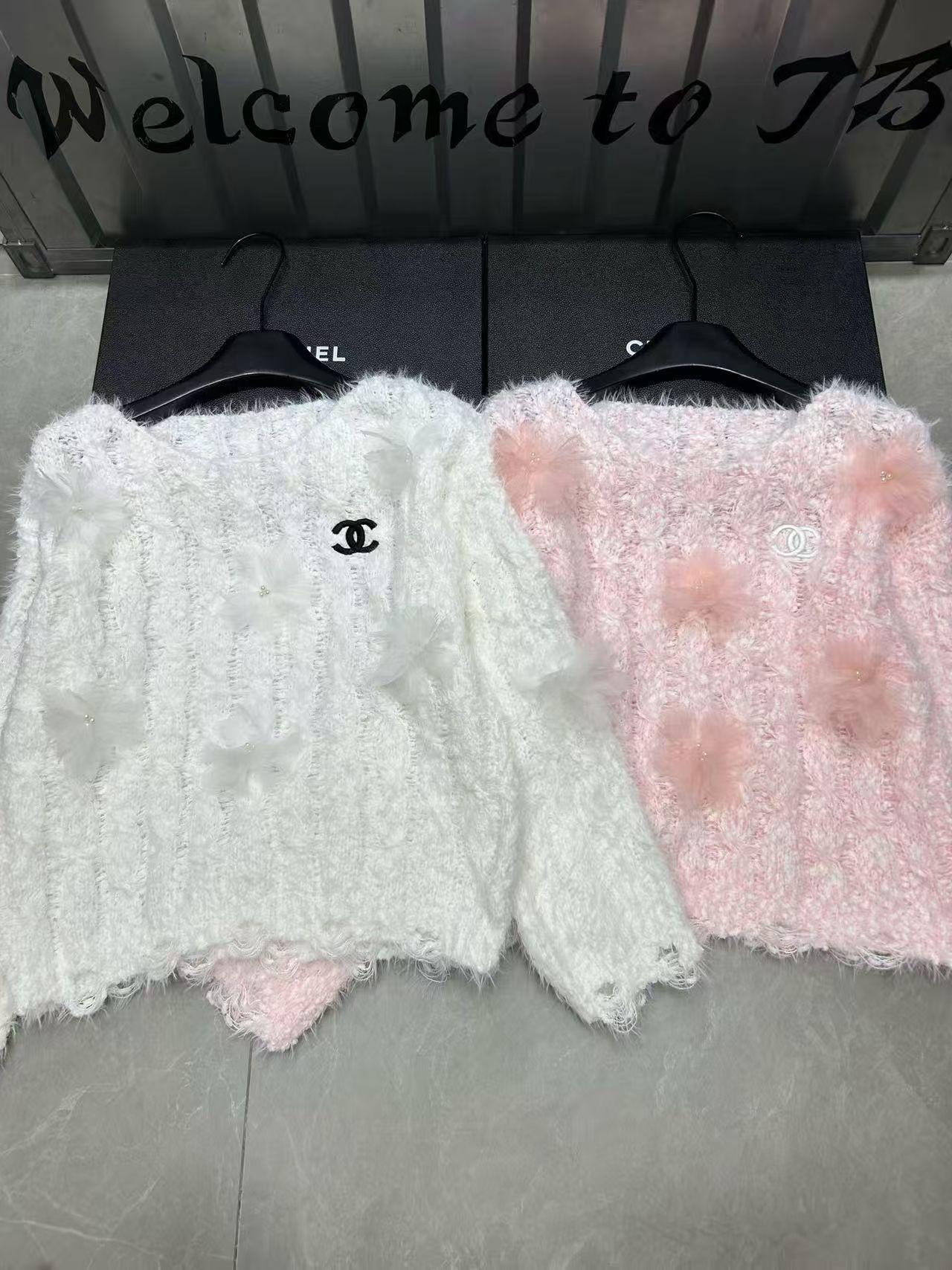 [TOP] CHANEL Sweater -  2 Colors