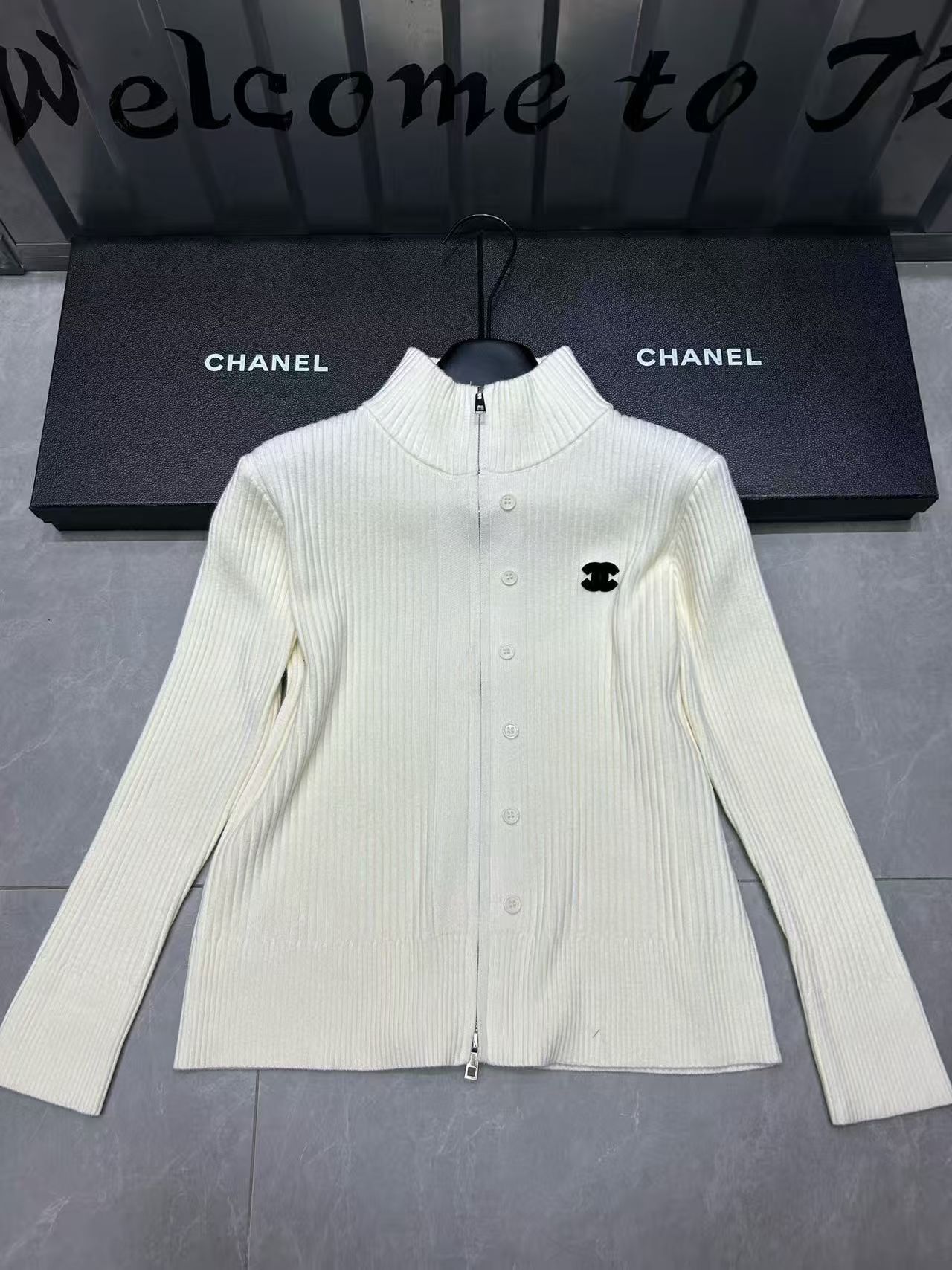 [TOP] CHANEL Knitted Cardigan -  2 Colors