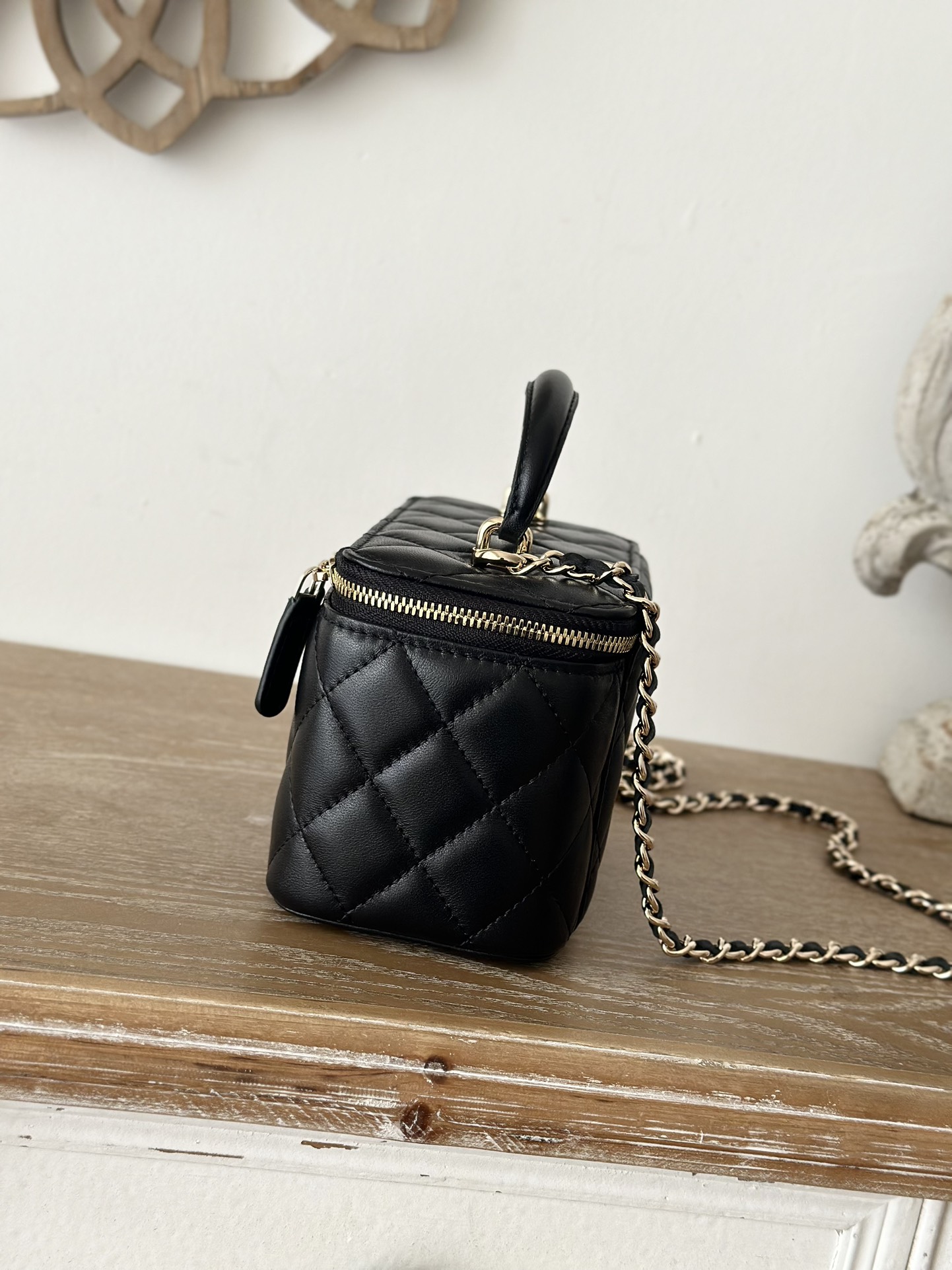 [TOP] CHANEL Vanity Case Bag 9.5× 17 × 8 cm - Black