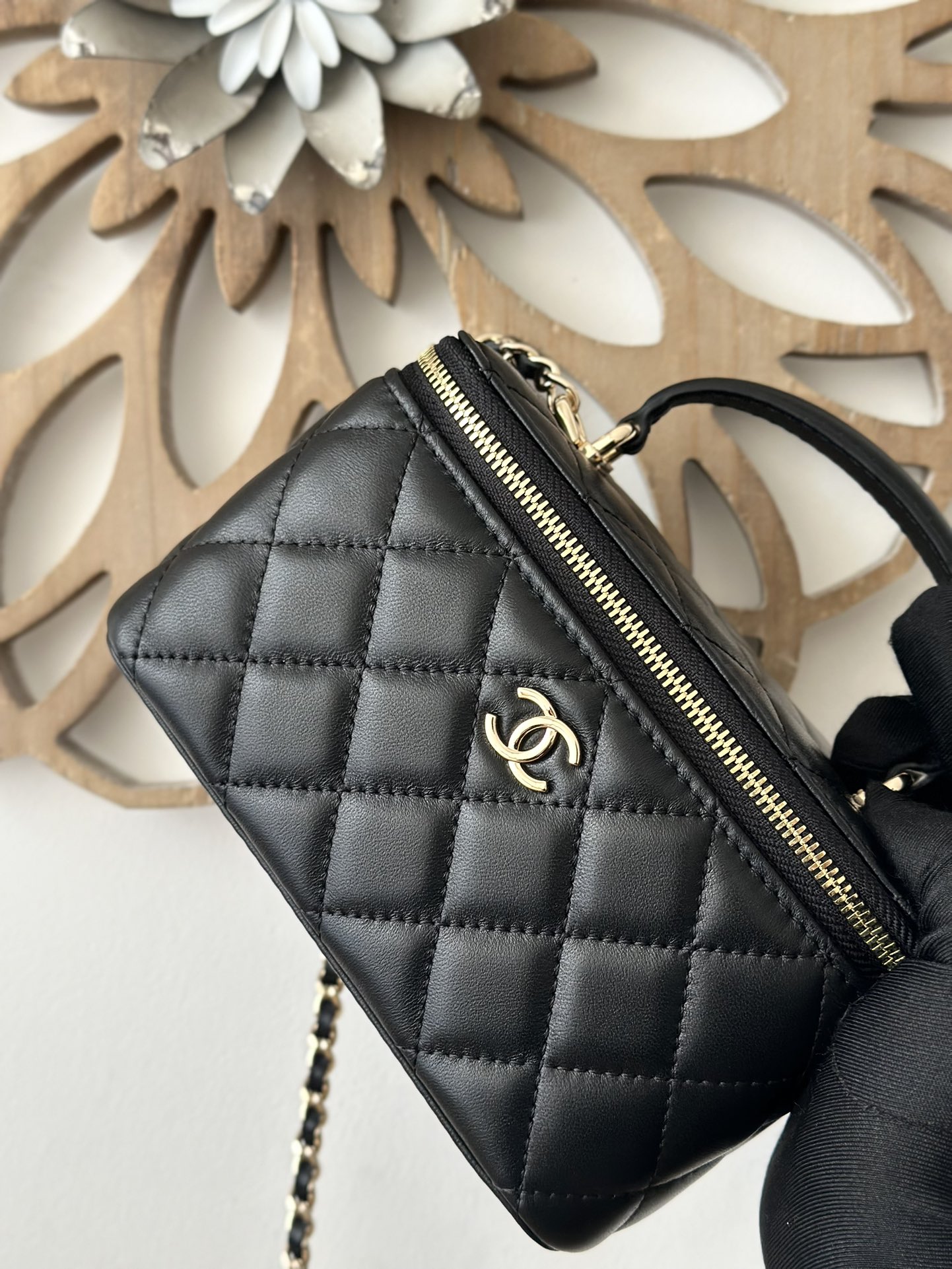 [TOP] CHANEL Vanity Case Bag 9.5× 17 × 8 cm - Black