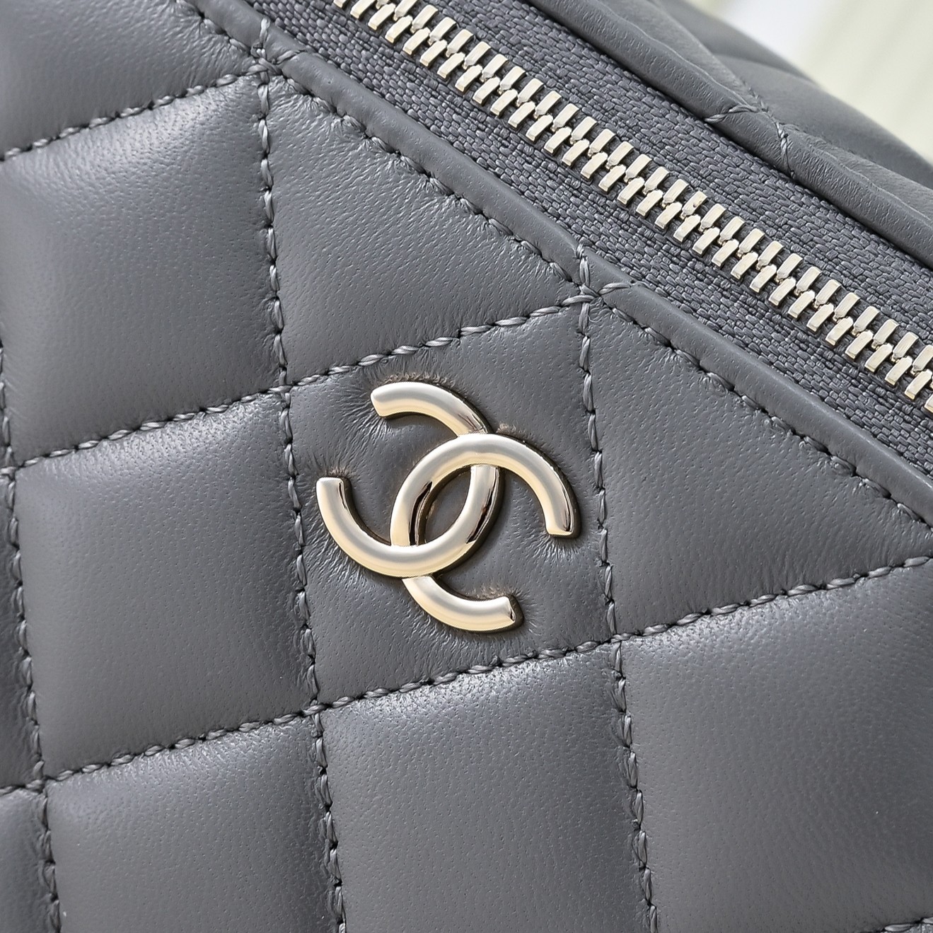 [TOP] CHANEL Vanity Case Bag 17cm - Gray