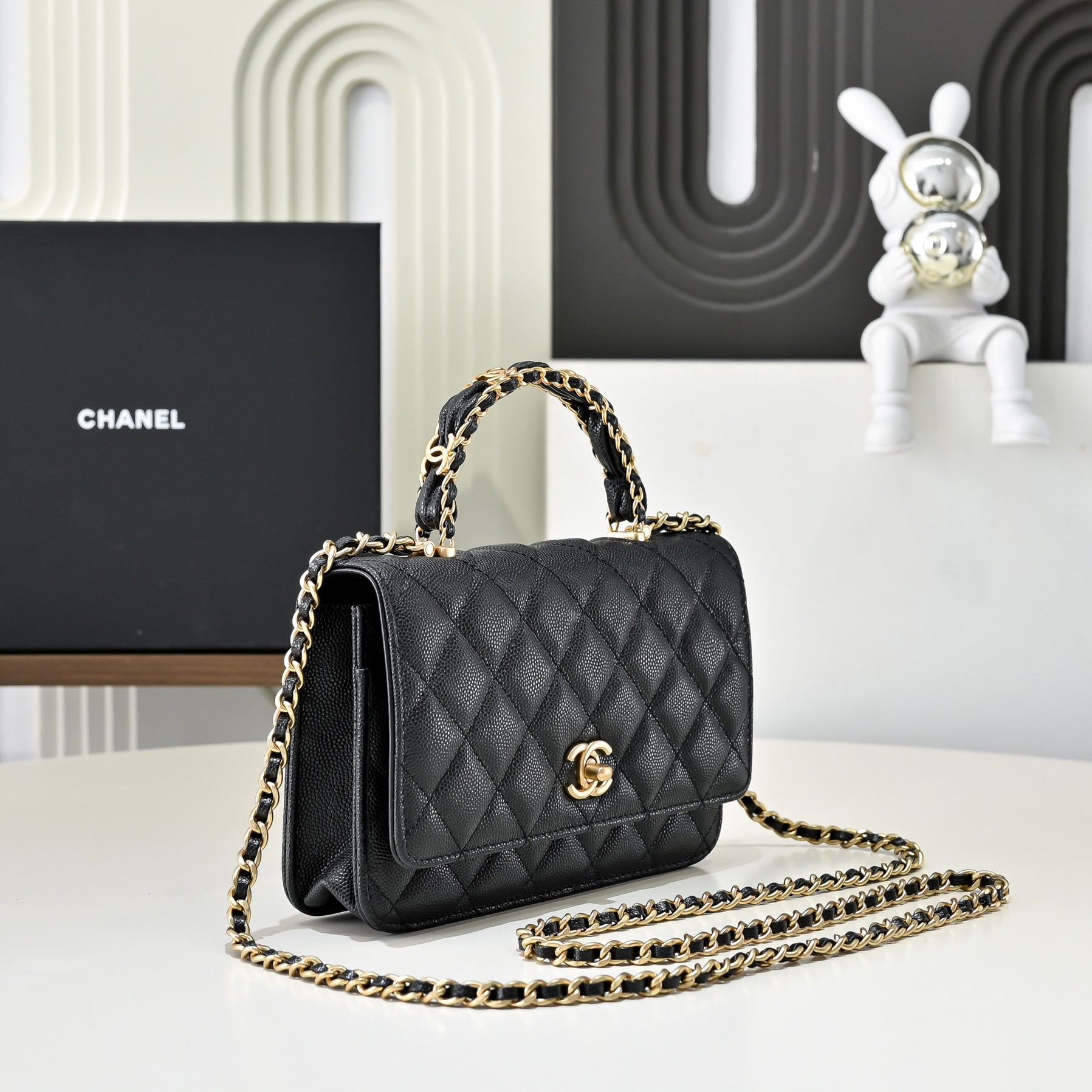 [TOP] CHANEL WOC Bag with CC Logo Handle Calfskin 19 cm - 5 Color