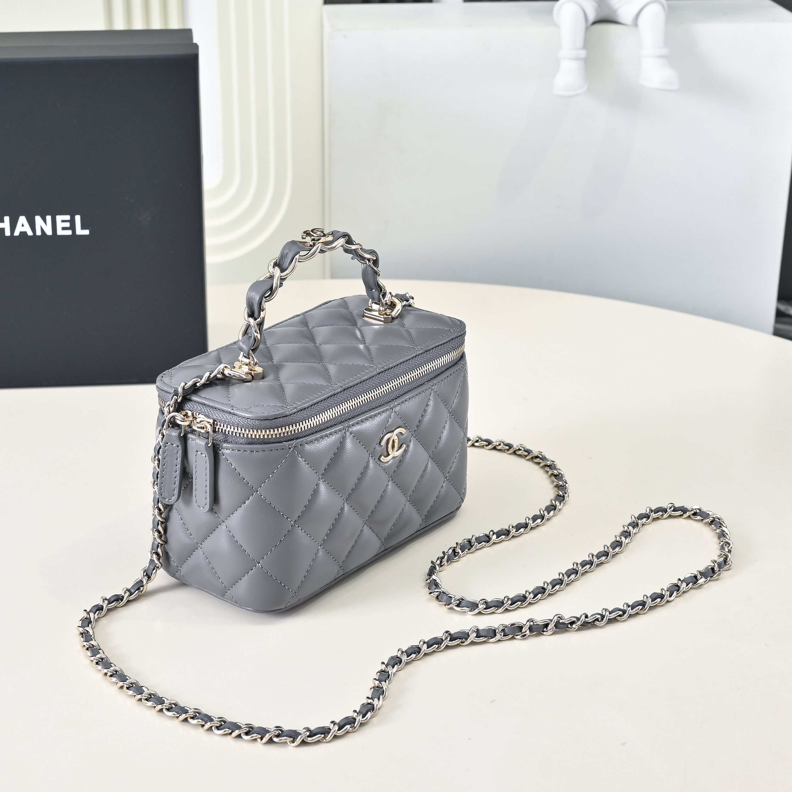 [TOP] CHANEL Vanity Case Bag 17cm - Gray