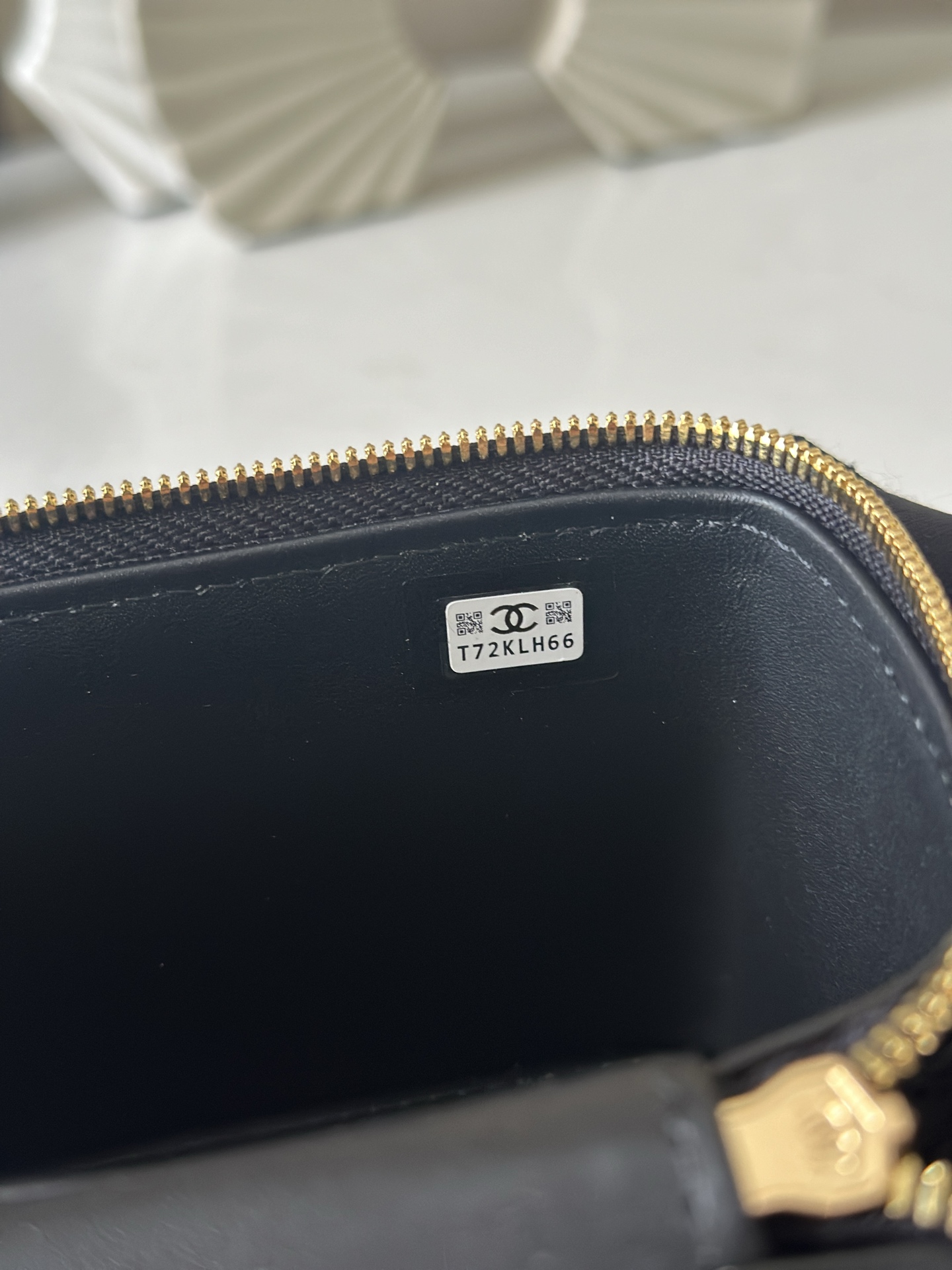 [TOP] CHANEL Vanity Case Bag 17cm - Black