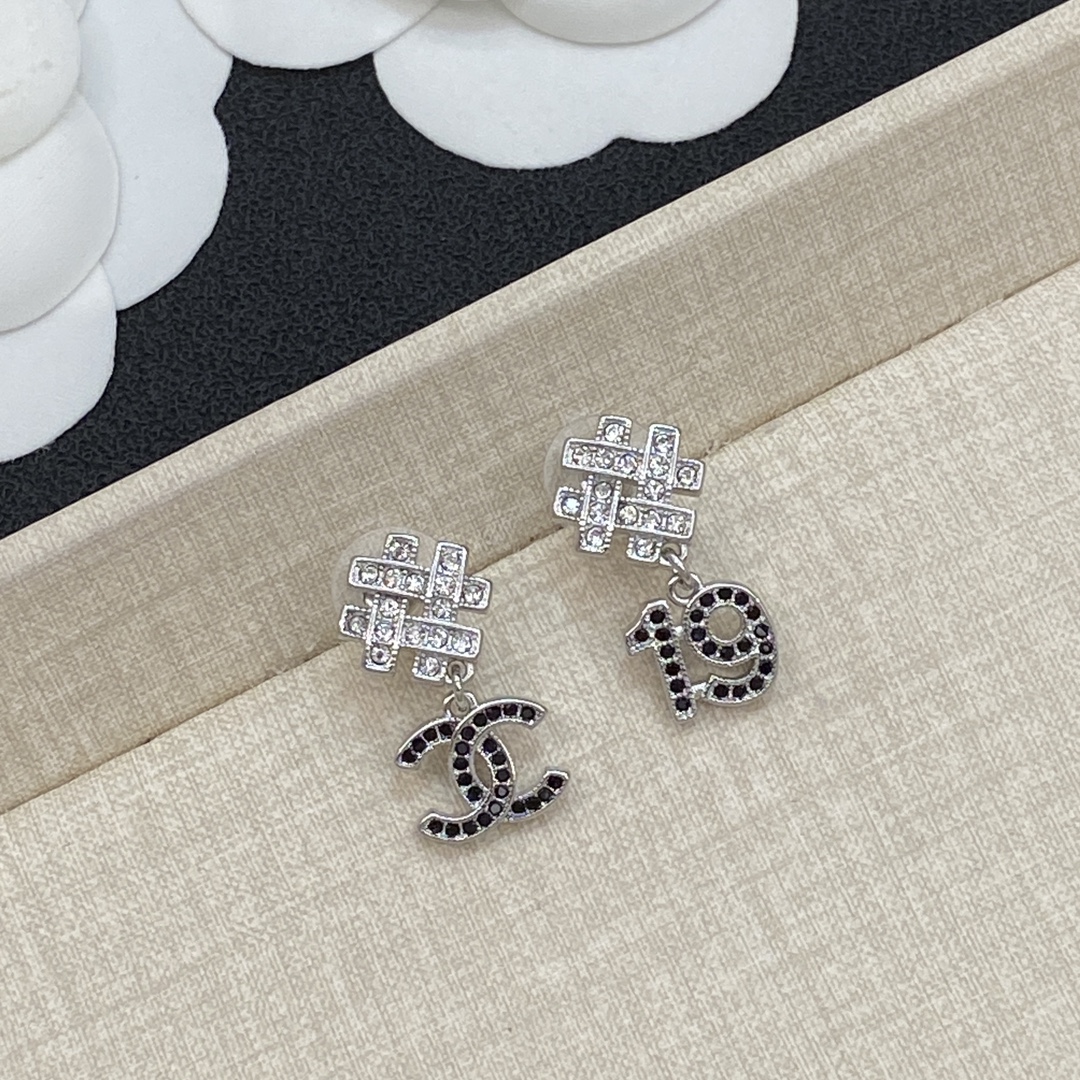 [TOP] CHANEL CC Earrings - 2 Colors