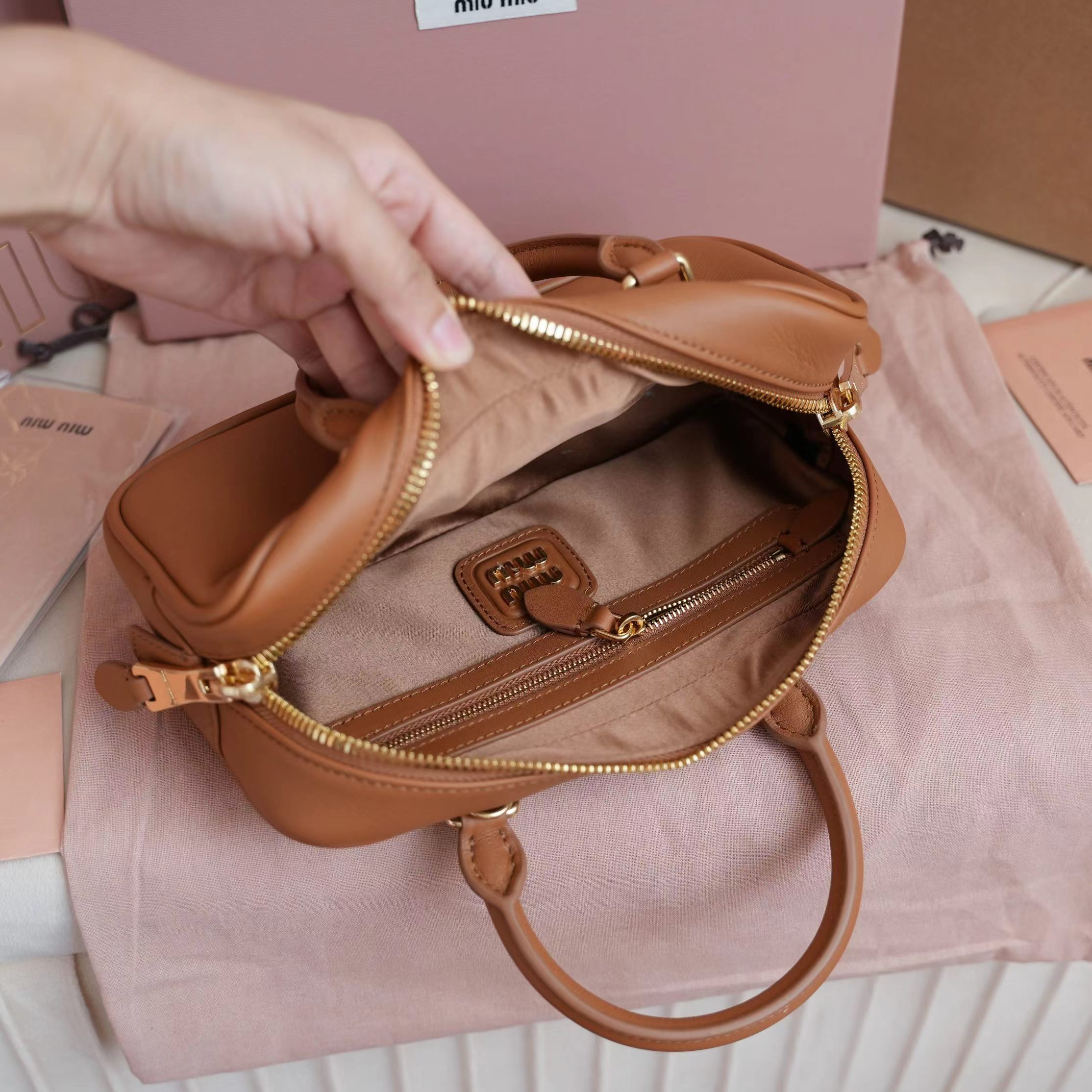 [TOP] Miu Miu Bag Cowhide 29*17*9cm - Brown