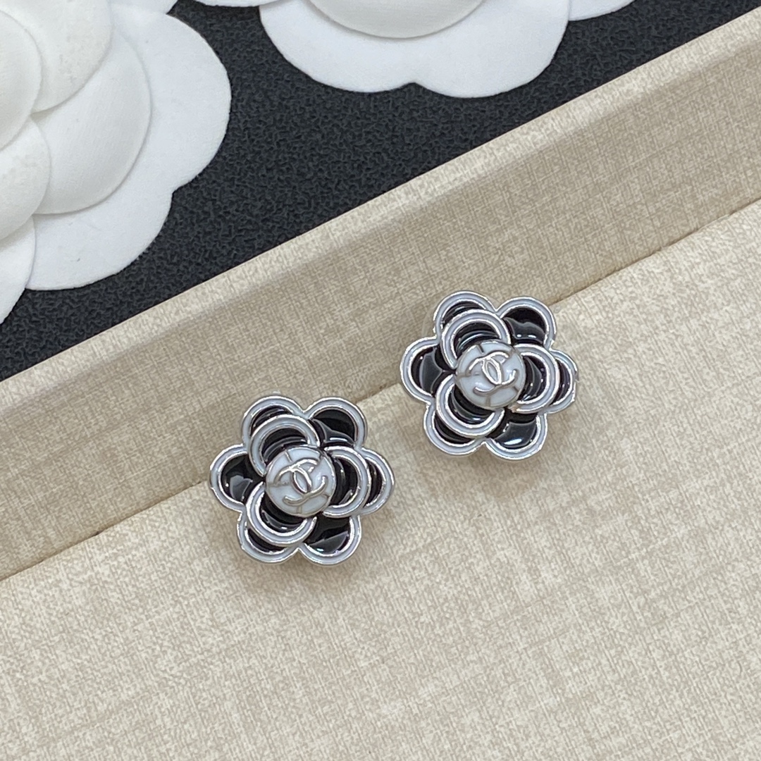 [TOP] CHANEL CC Earrings - 2 Colors