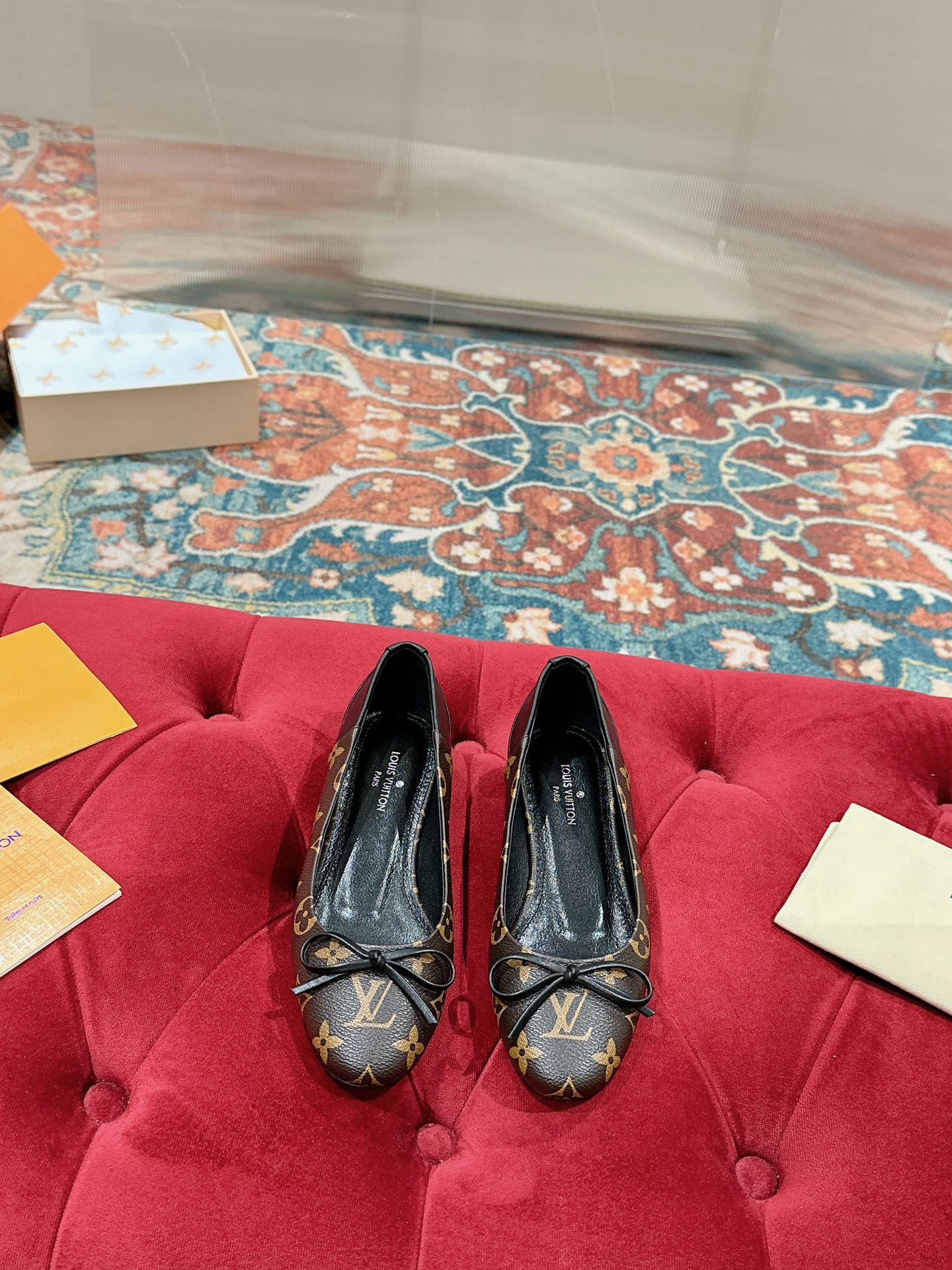 [TOP] Louis Vuitton LV Urban Twist Flats - 6 Colours