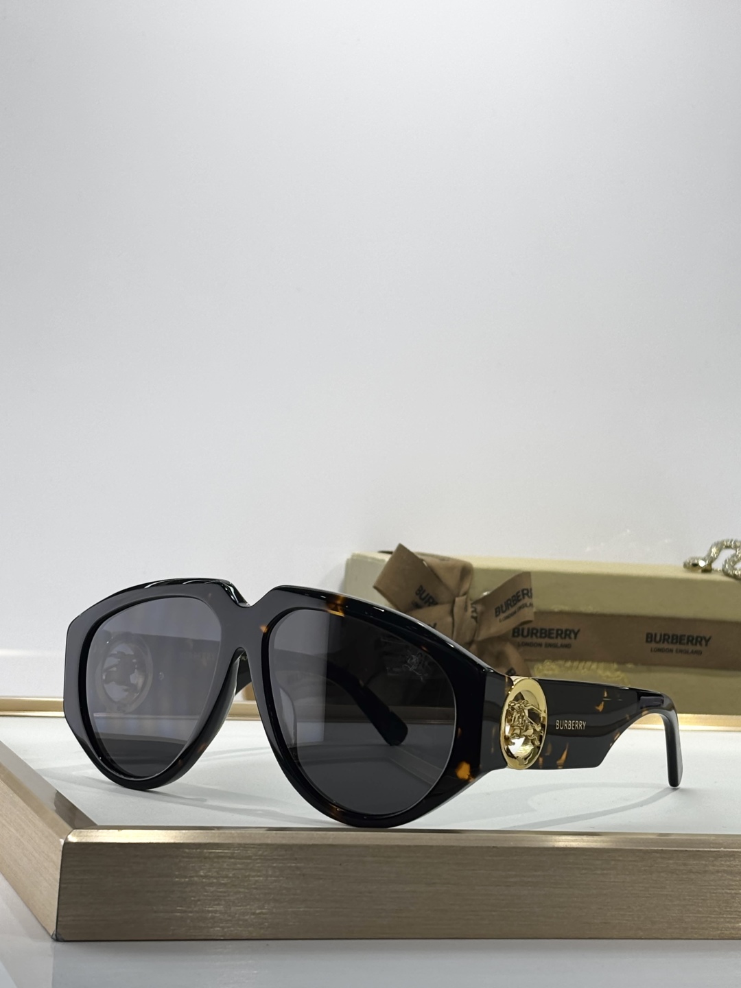 [TOP] BURBERRY Sunglasses - 6 Colors