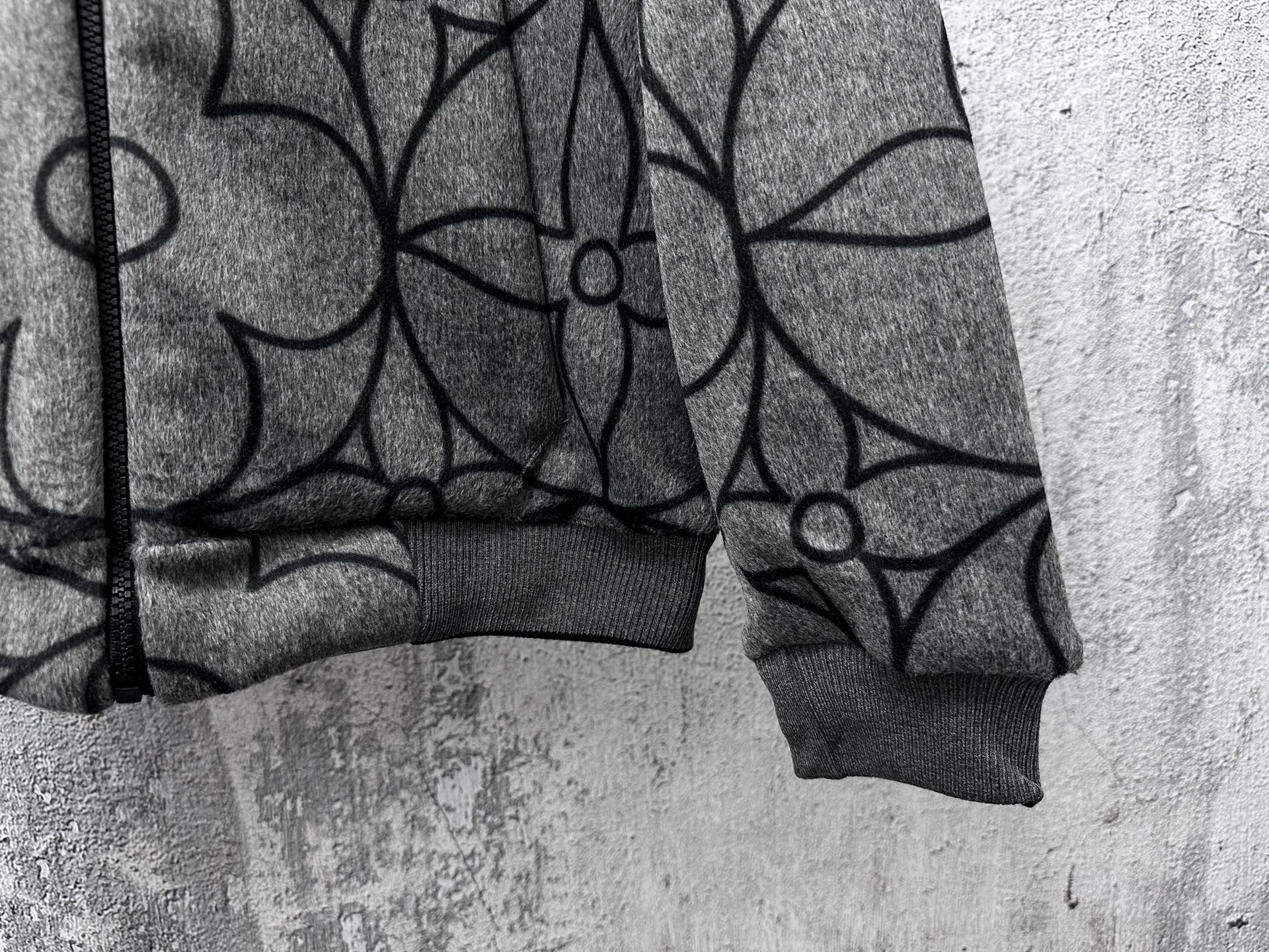 [TOP] Louis Vuitton LV Men's/Women's Reversible Wool Jacquard Jacket - Black