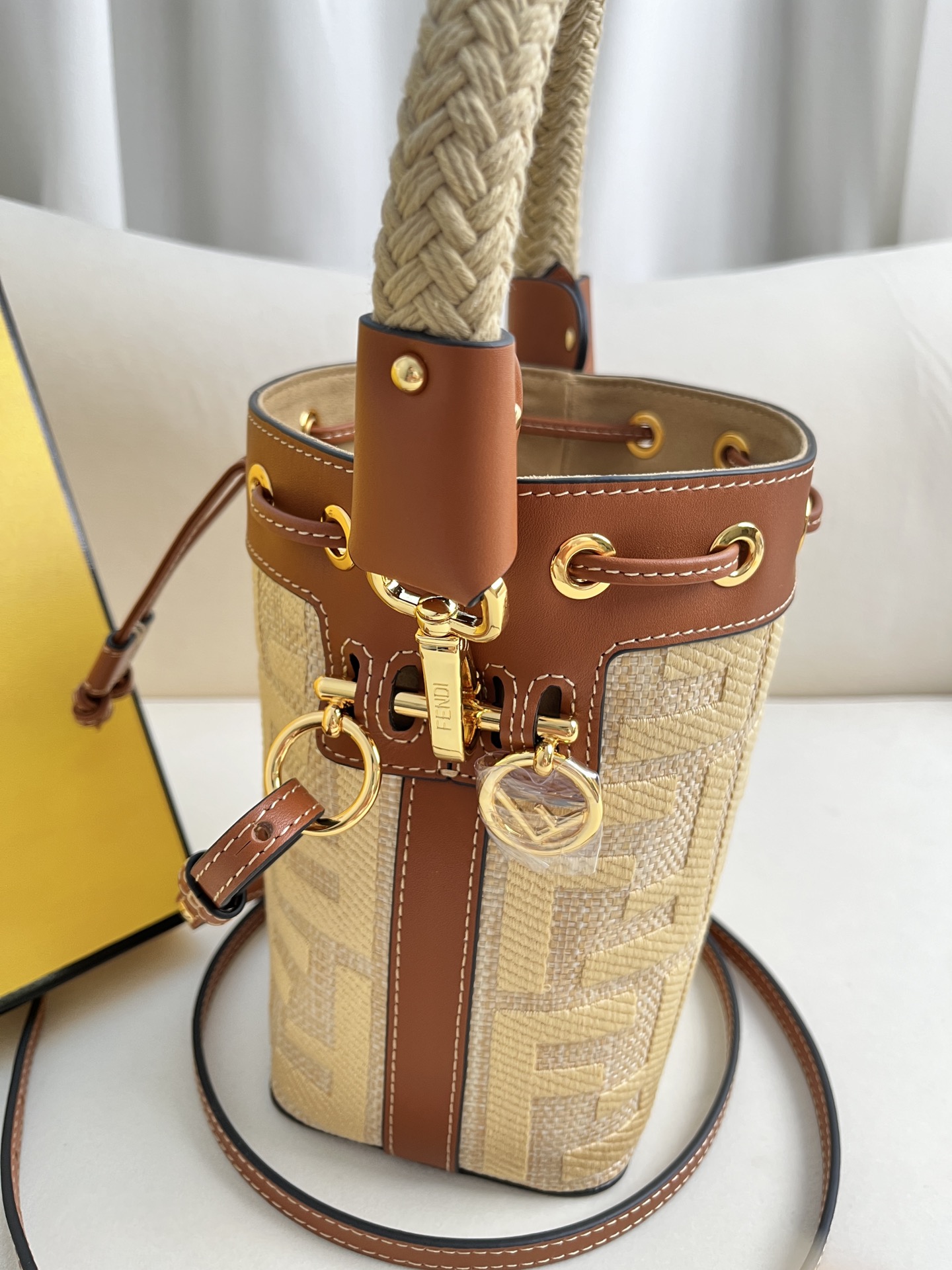 [TOP] FENDI Mon Tresor Calfskin/Straw Bag 18x12x10cm - Brown