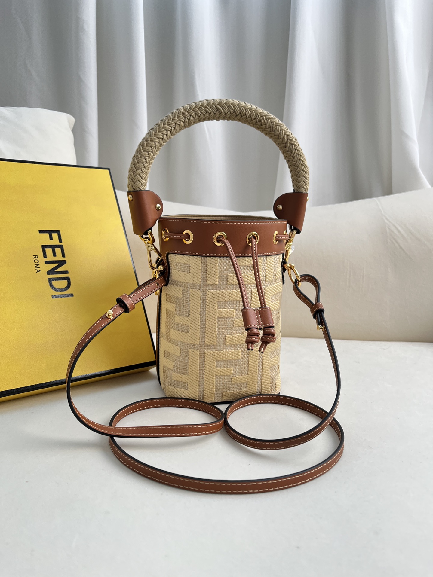 [TOP] FENDI Mon Tresor Calfskin/Straw Bag 18x12x10cm - Brown
