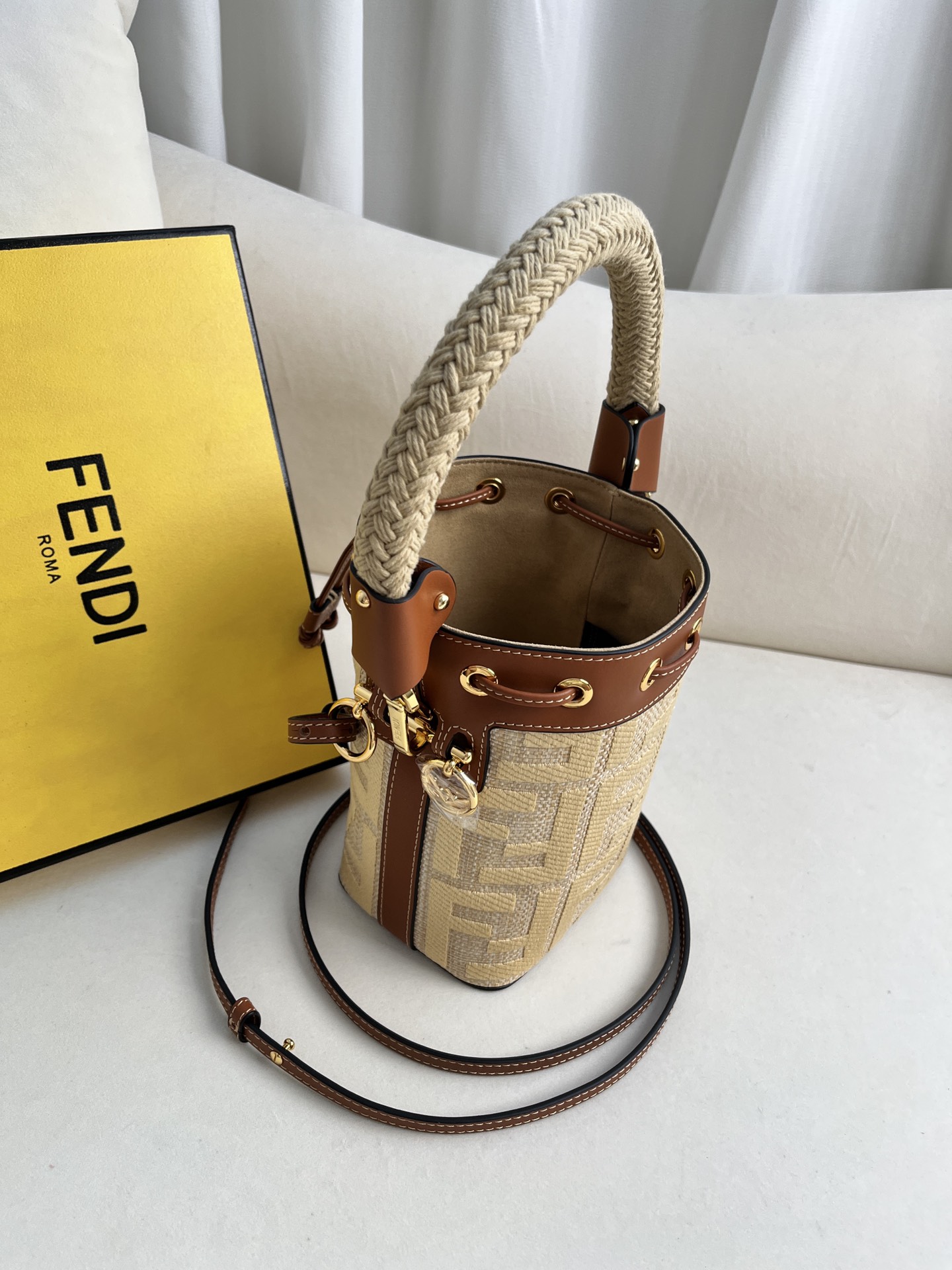 [TOP] FENDI Mon Tresor Calfskin/Straw Bag 18x12x10cm - Brown