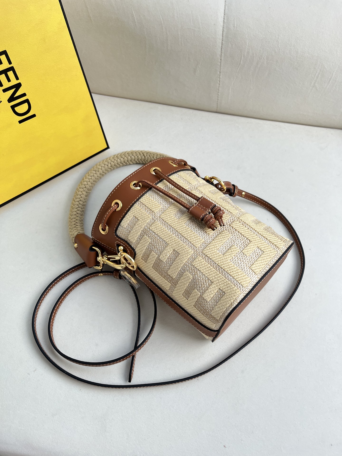 [TOP] FENDI Mon Tresor Calfskin/Straw Bag 18x12x10cm - Brown