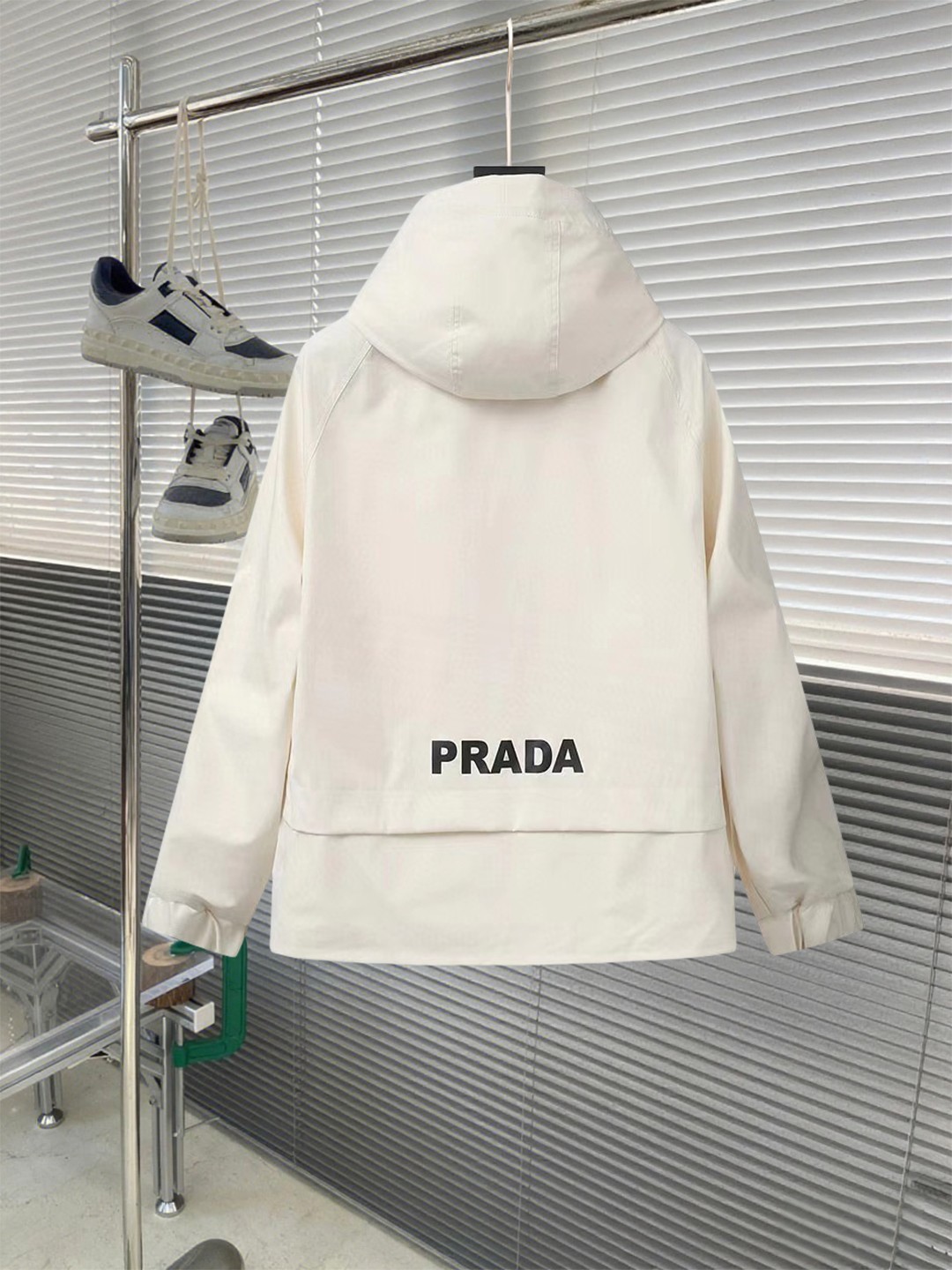 [TOP] PRADA Men's Jacket - White