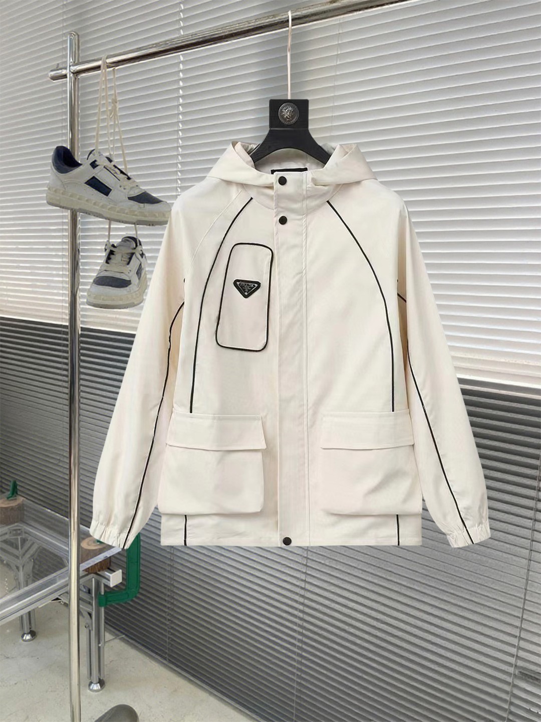 [TOP] PRADA Men's Jacket - White