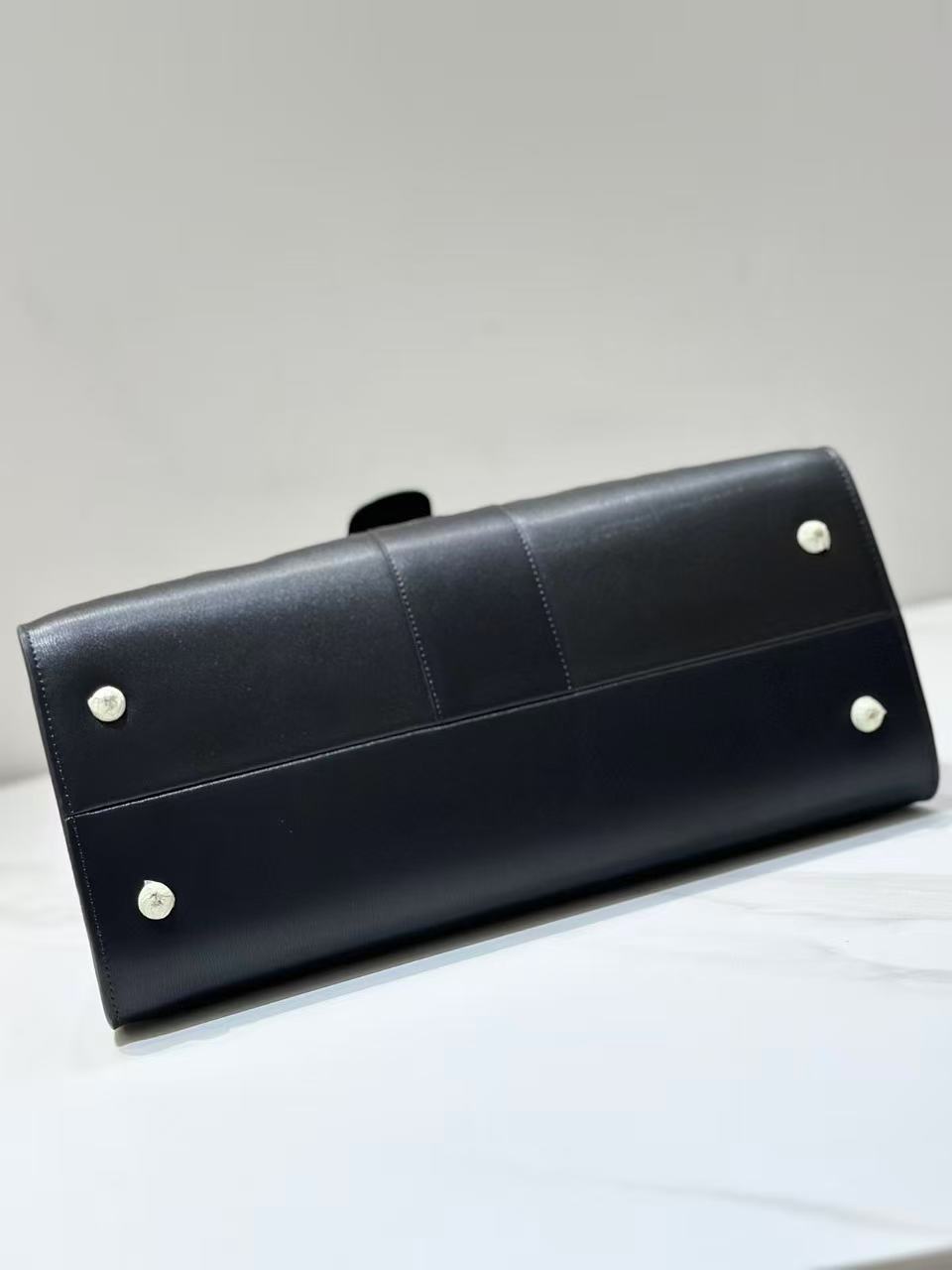 [TOP] Delvaux L'Humour MM Bag Box Calf 29x25x16cm - Black