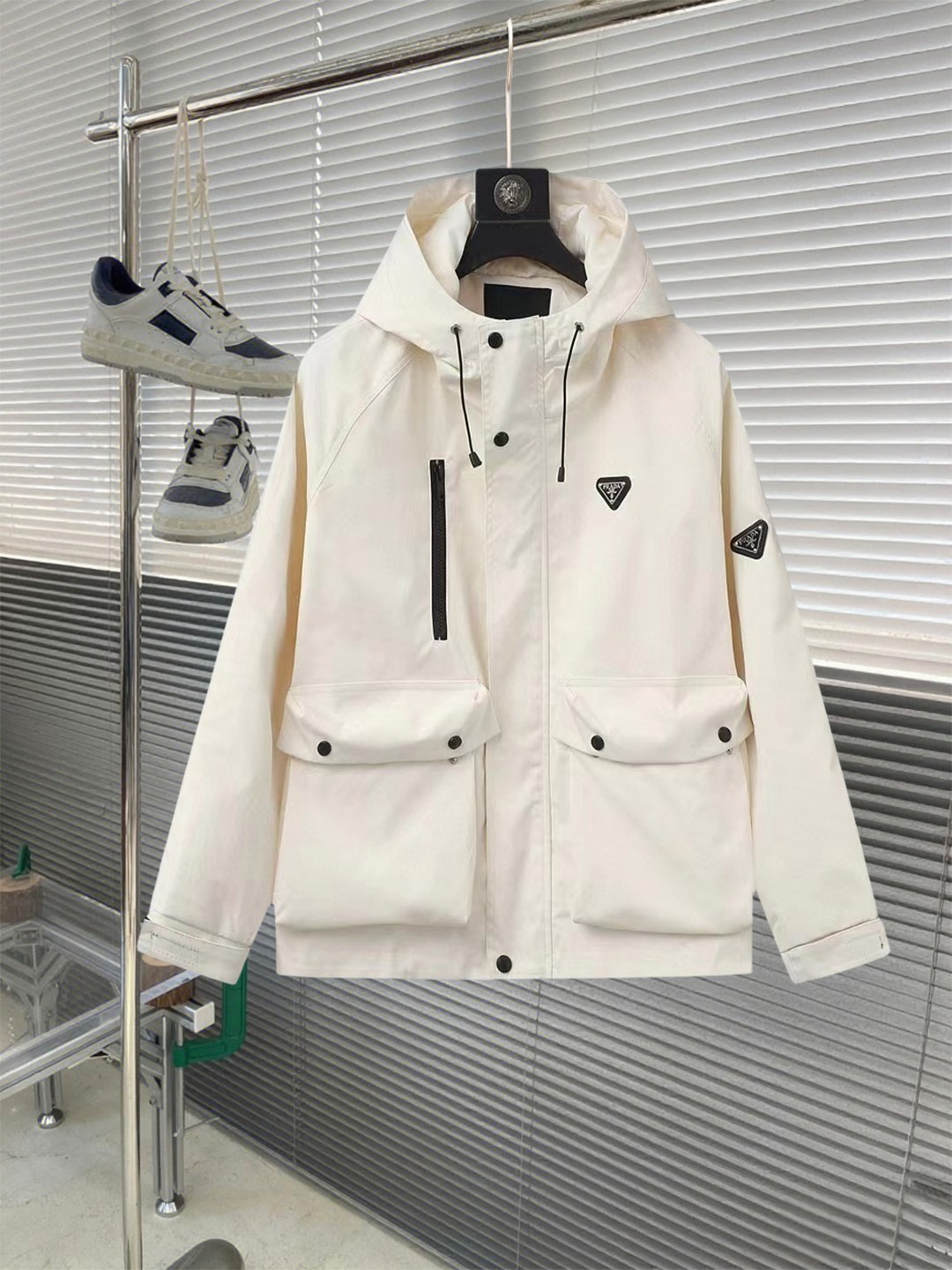 [TOP] PRADA Men's Jacket - White