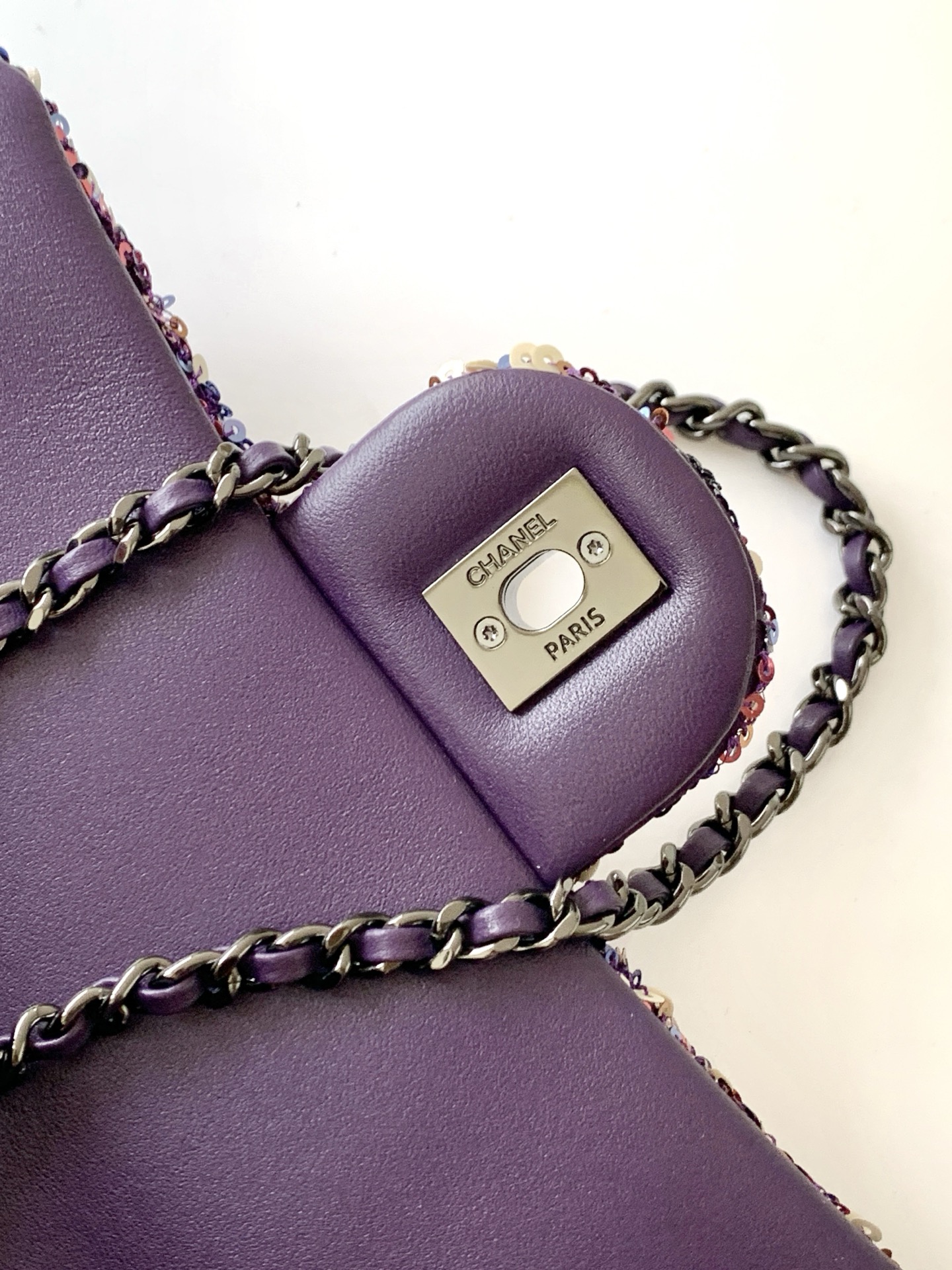 [TOP] CHANEL Classic Flap Bag CF Sequins 21*14*8cm - Purple