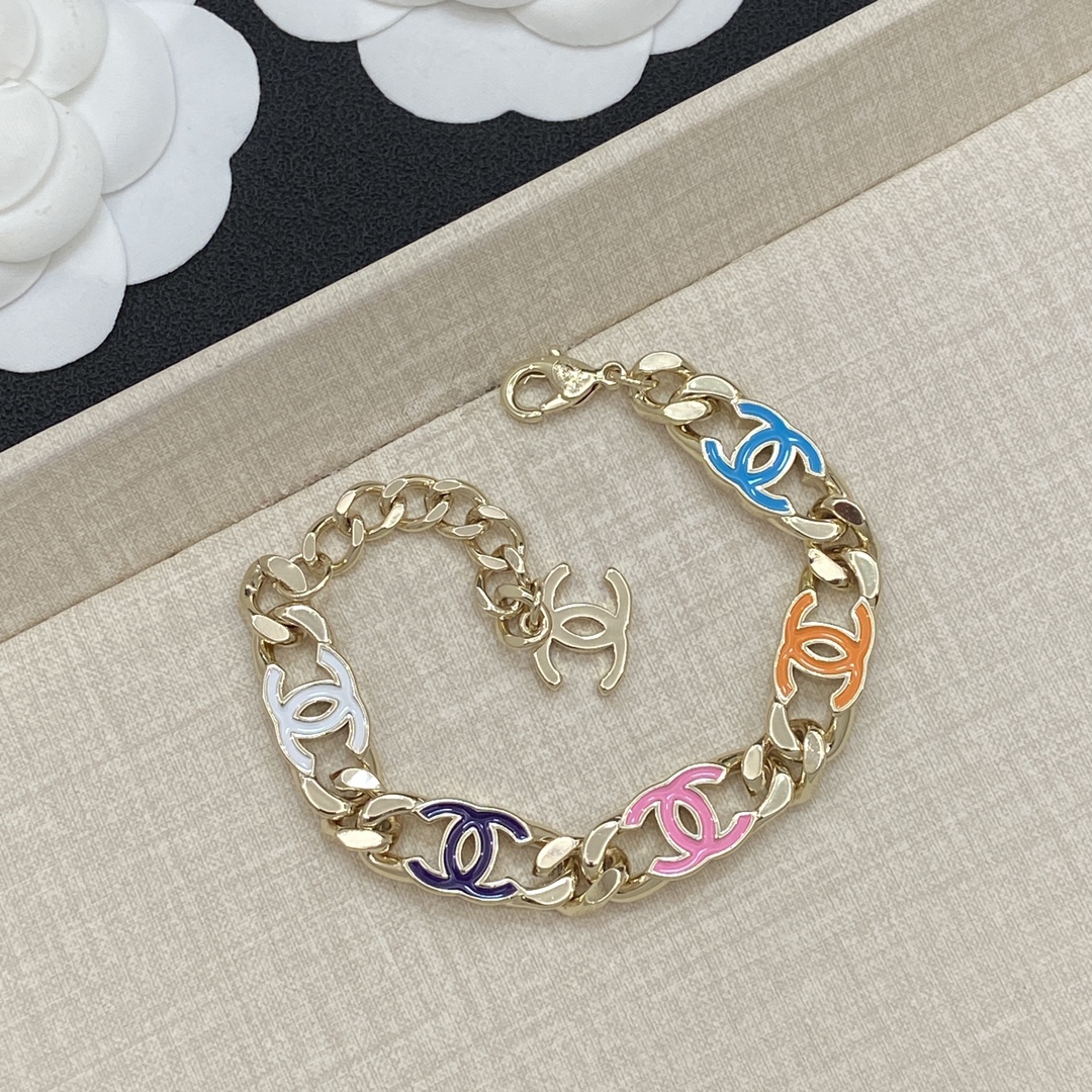 [TOP] CHANEL Bracelet - Gold