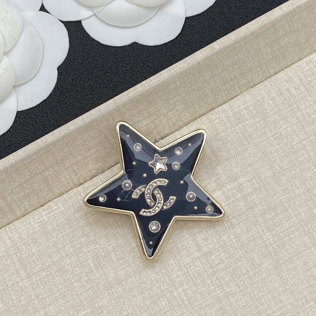 [TOP] CHANEL Brooch - Gold