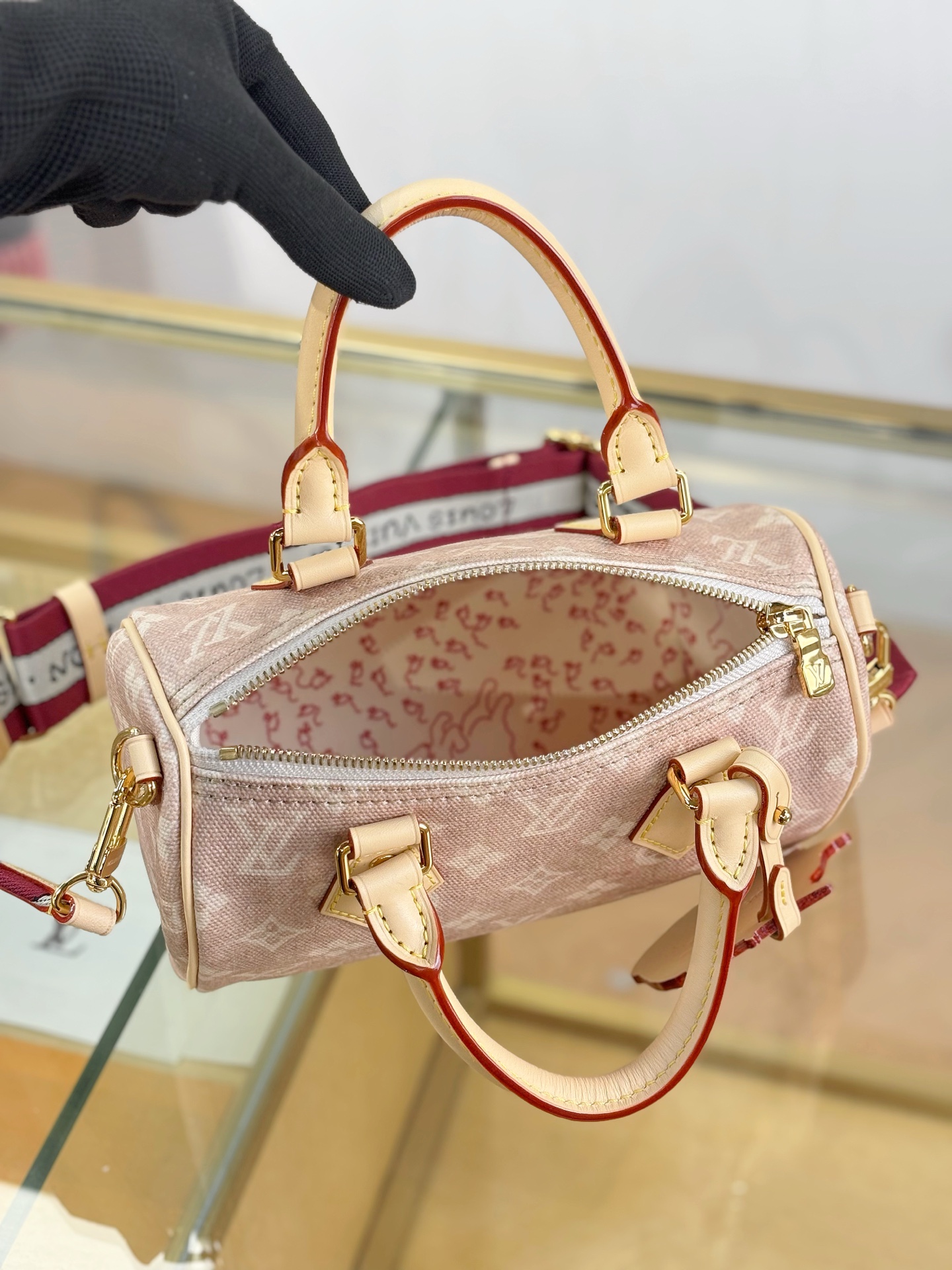 [TOP] Louis Vuitton LV Speedy Bandoulière 20 Monogram Bag 20.5 x 13.5 x 12 cm - Apricot