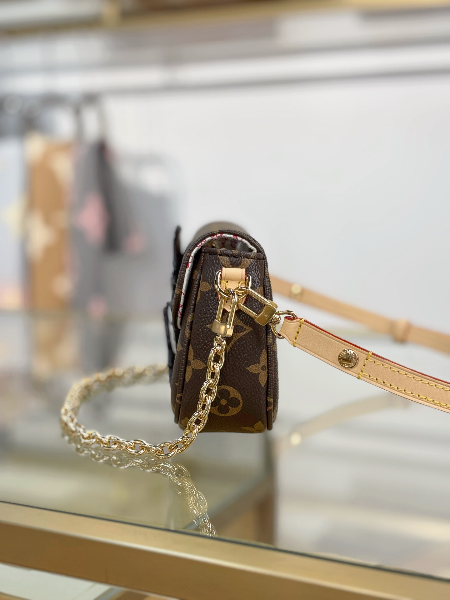 [TOP] Louis Vuitton LV & Grace Monogram Wallet On Chain Bag 23.5 x 12 x 4.3cm - Brown