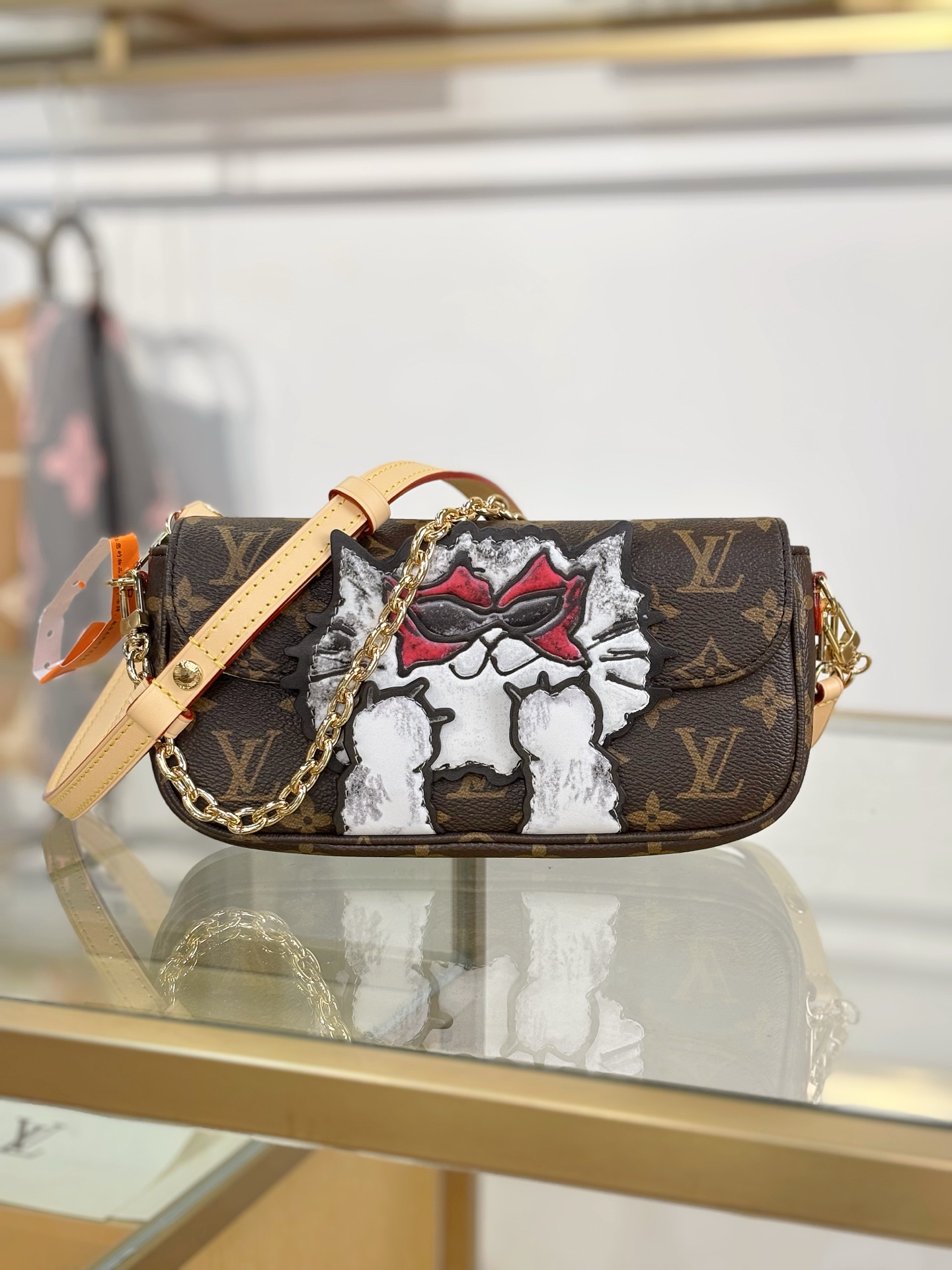 [TOP] Louis Vuitton LV & Grace Monogram Wallet On Chain Bag 23.5 x 12 x 4.3cm - Brown