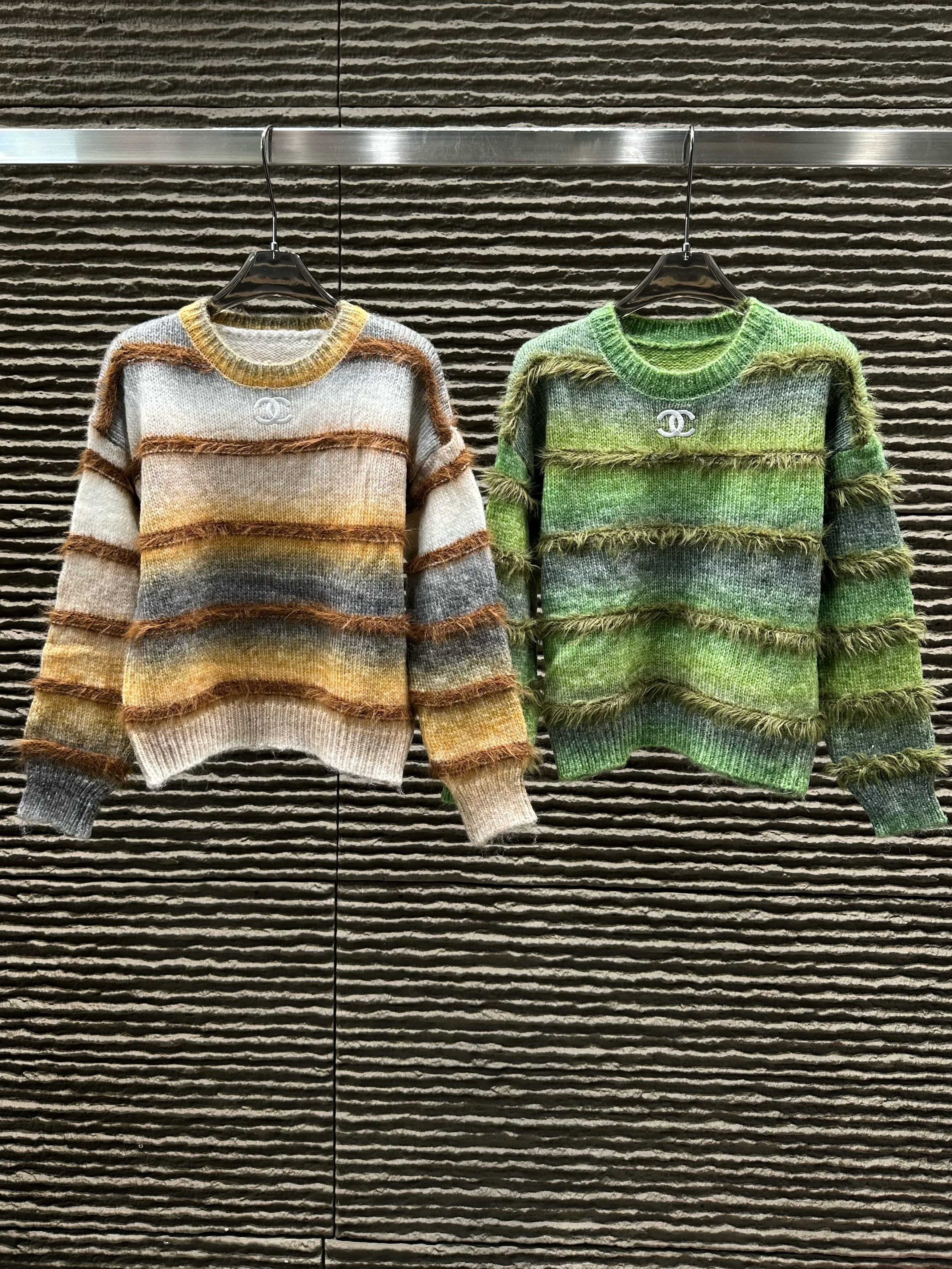 [TOP] CHANEL Sweater -  2 Colors