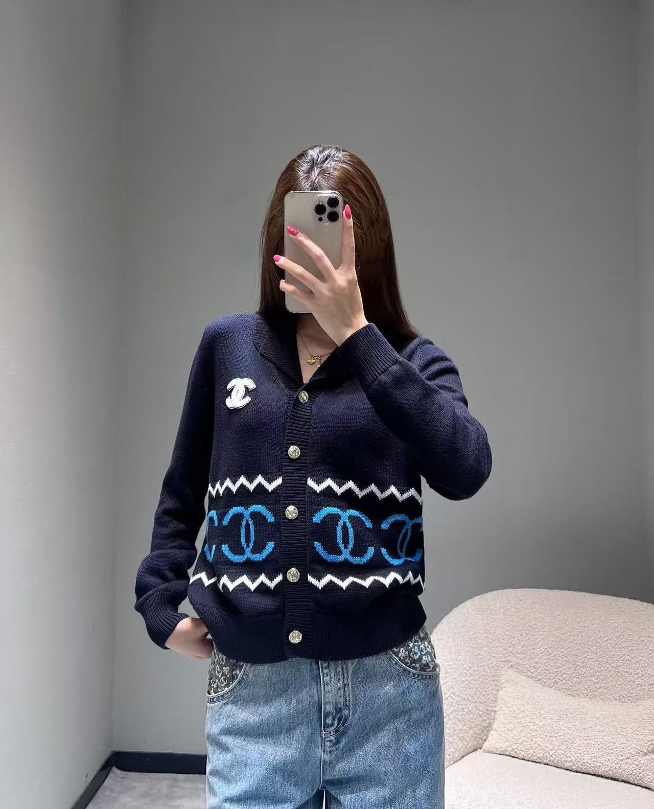 [TOP] CHANEL Cardigan -  Blue