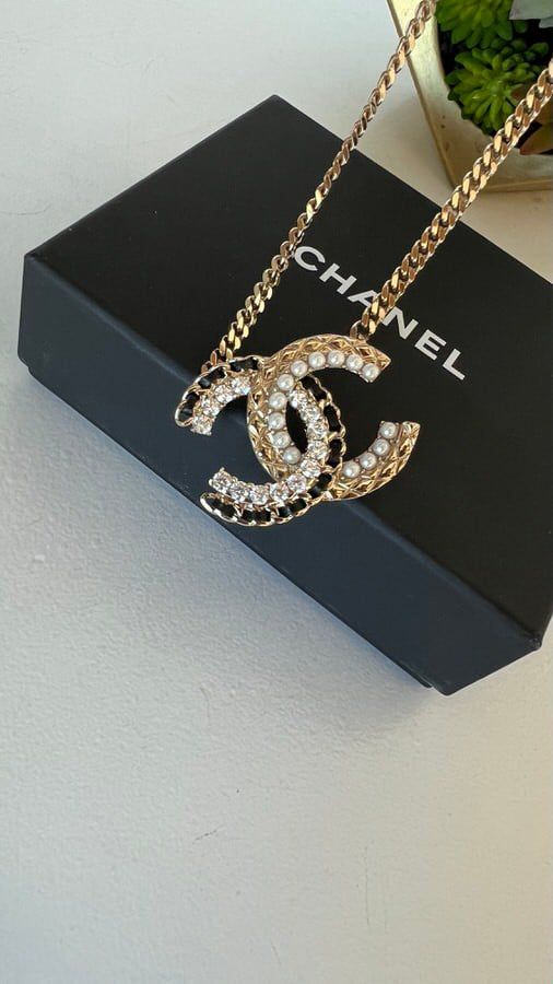 [TOP] CHANEL CC Necklace - Gold