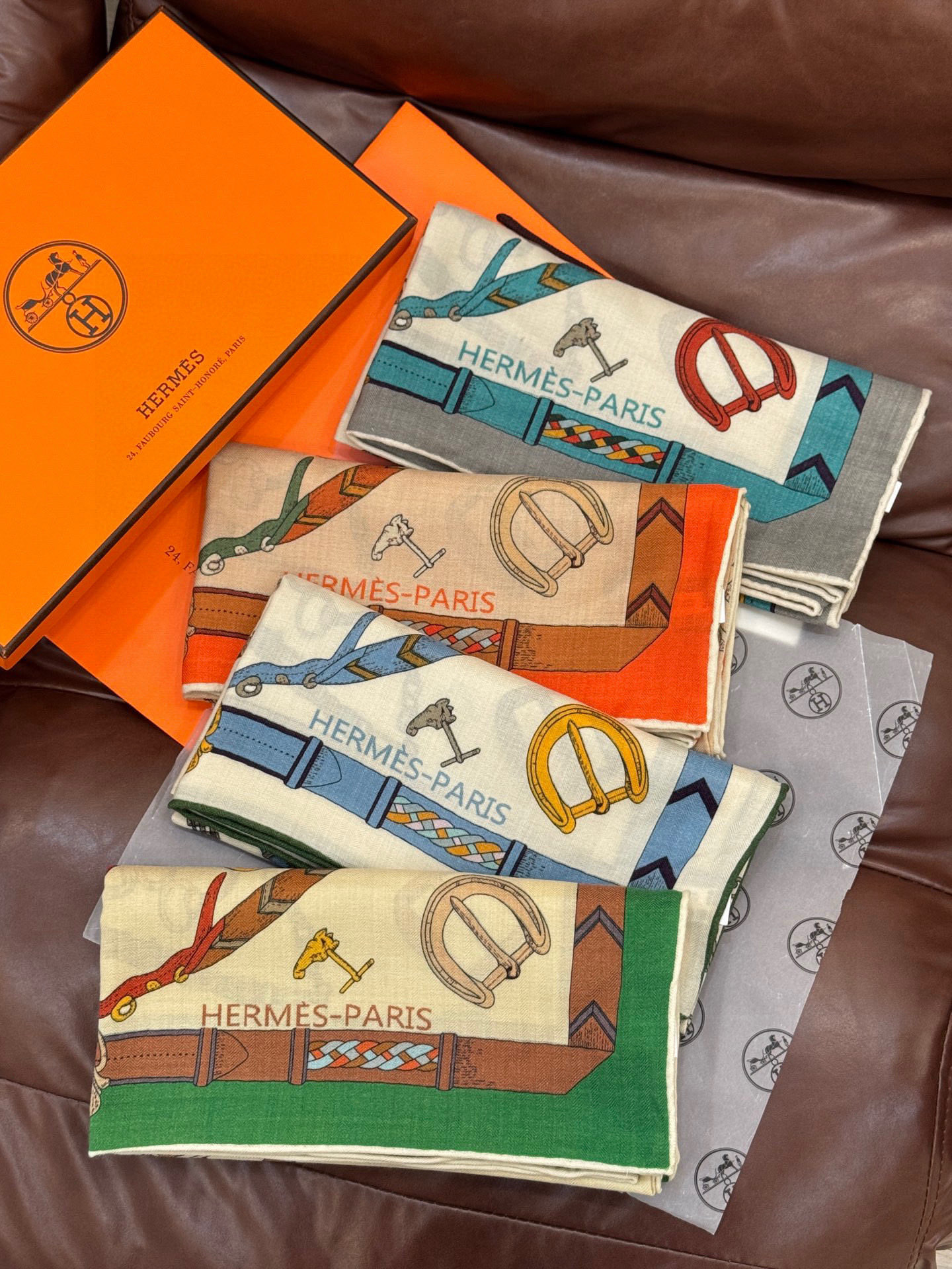 [TOP] HERMES 70% Cashmere + 30% Silk Scarf 140x140 cm - 4 Colors