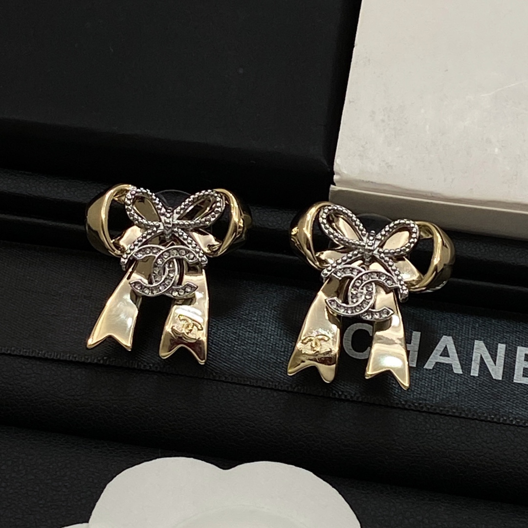 [TOP] CHANEL CC Earrings - Gold