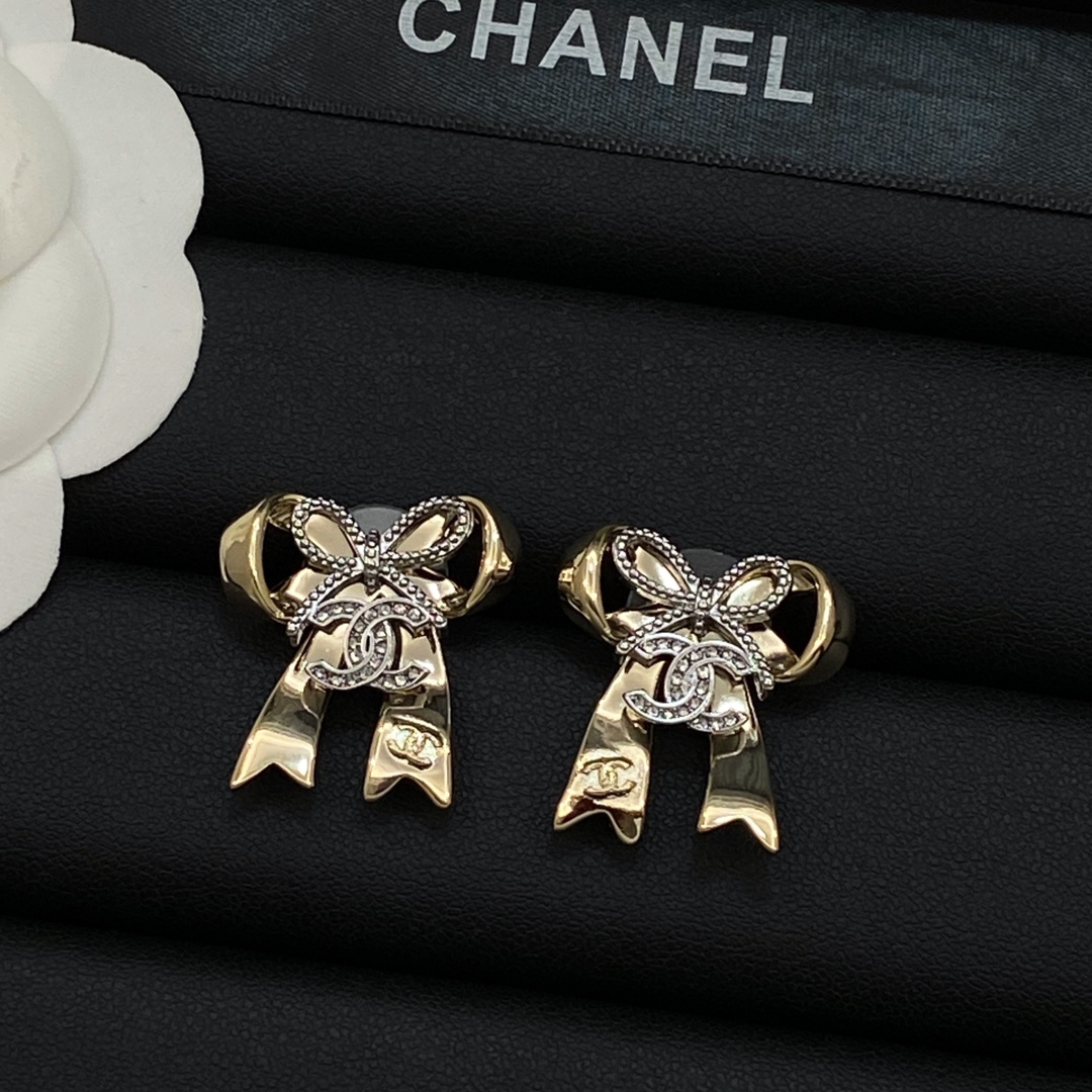 [TOP] CHANEL CC Earrings - Gold