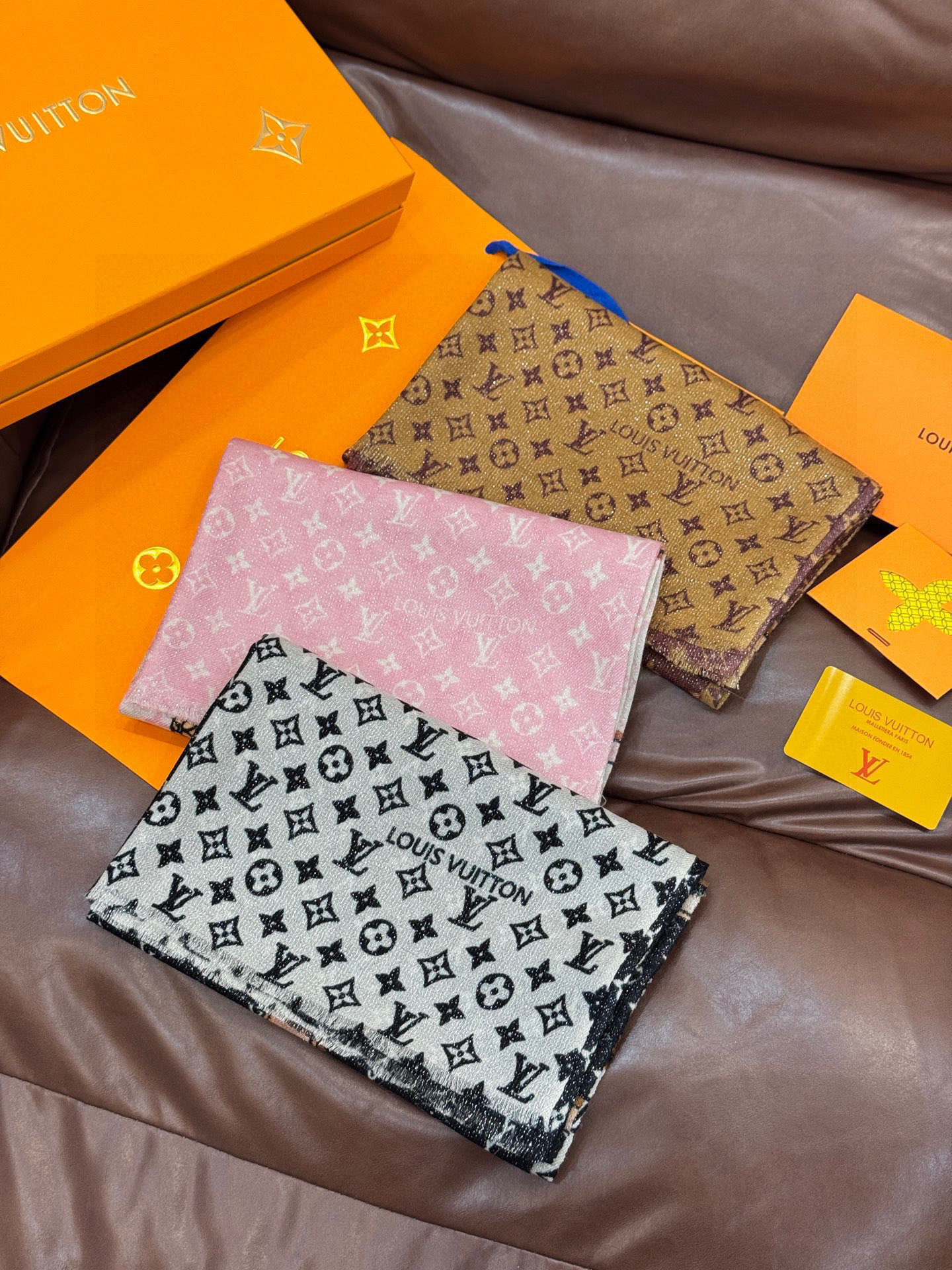 [TOP] Louis Vuitton LV Monogram Cashmere Scarf 110 x 200cm - 3 Color