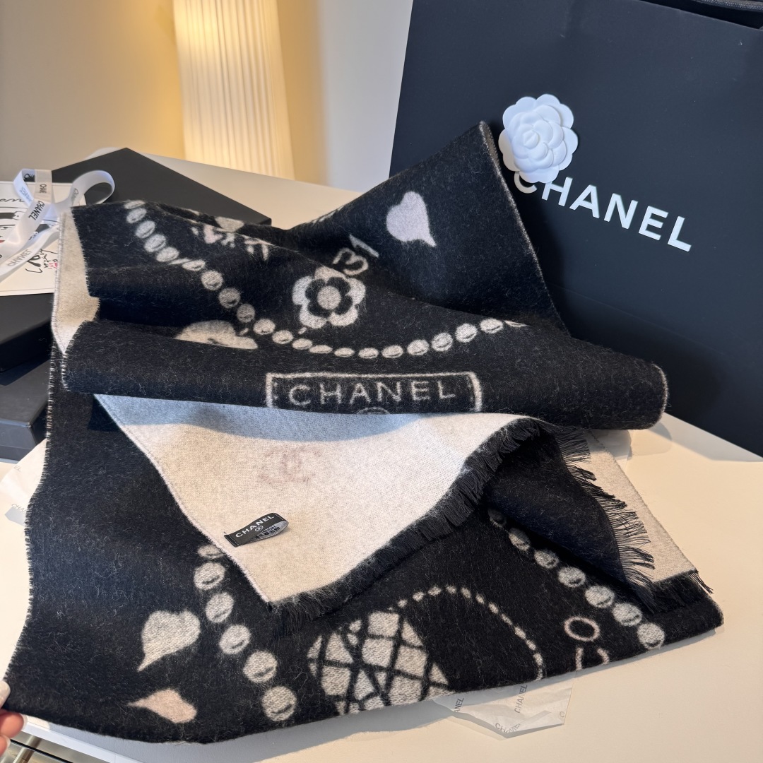 [TOP] CHANEL 100% Cashmere Scarf 50x200cm - Black and White