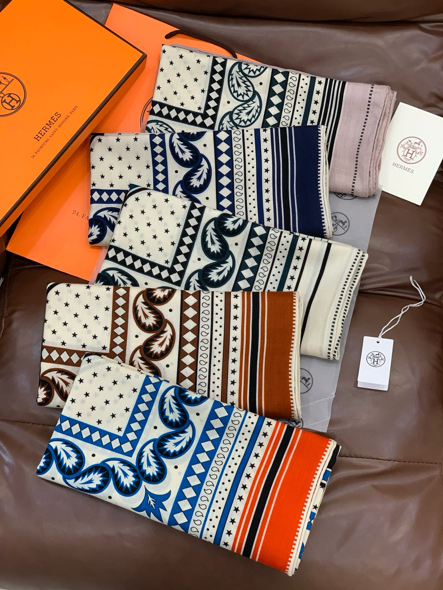 [TOP] HERMES 70% Cashmere + 30% Silk Scarf 140x140 cm - 5 Colors