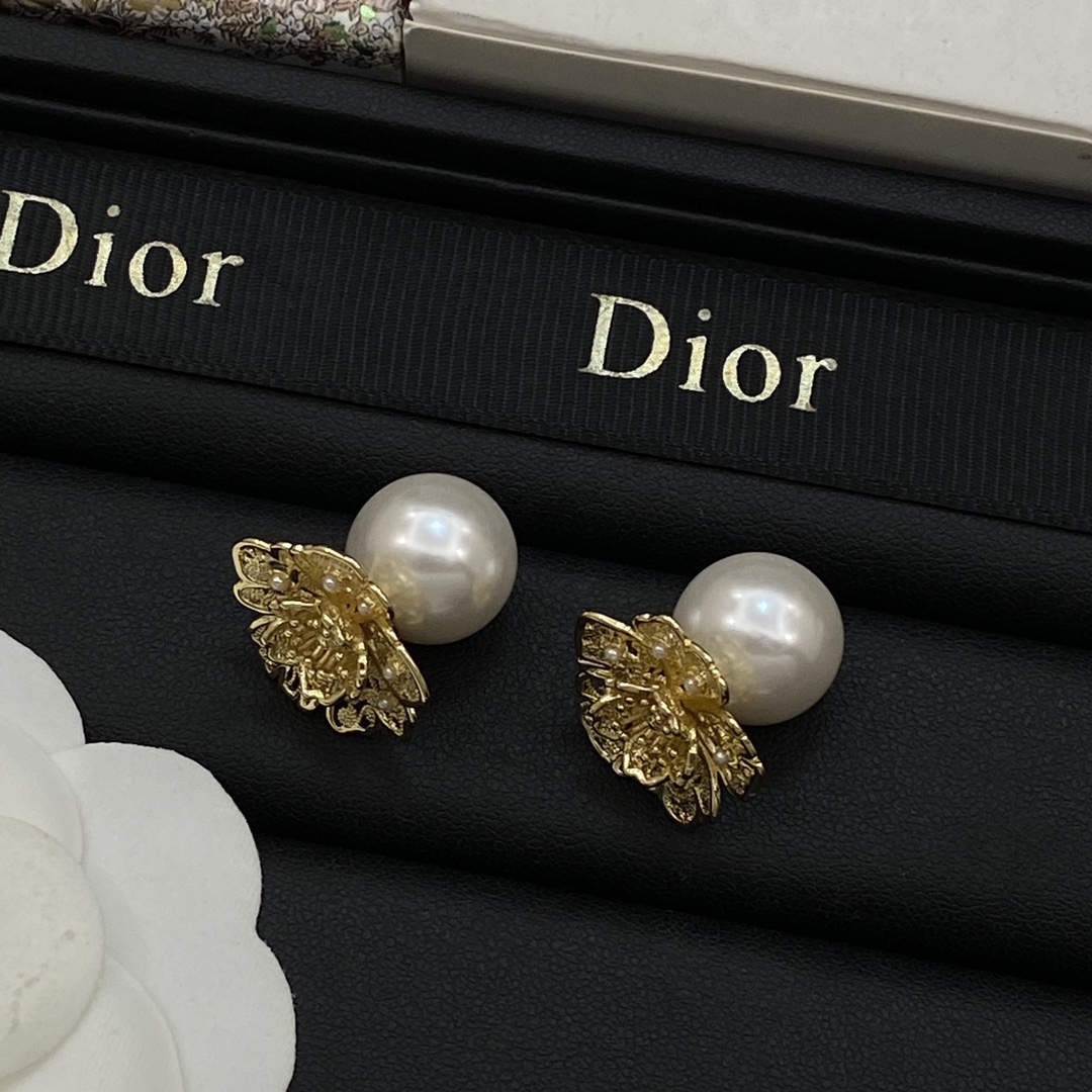 [TOP] Christian Dior Earrings - Gold