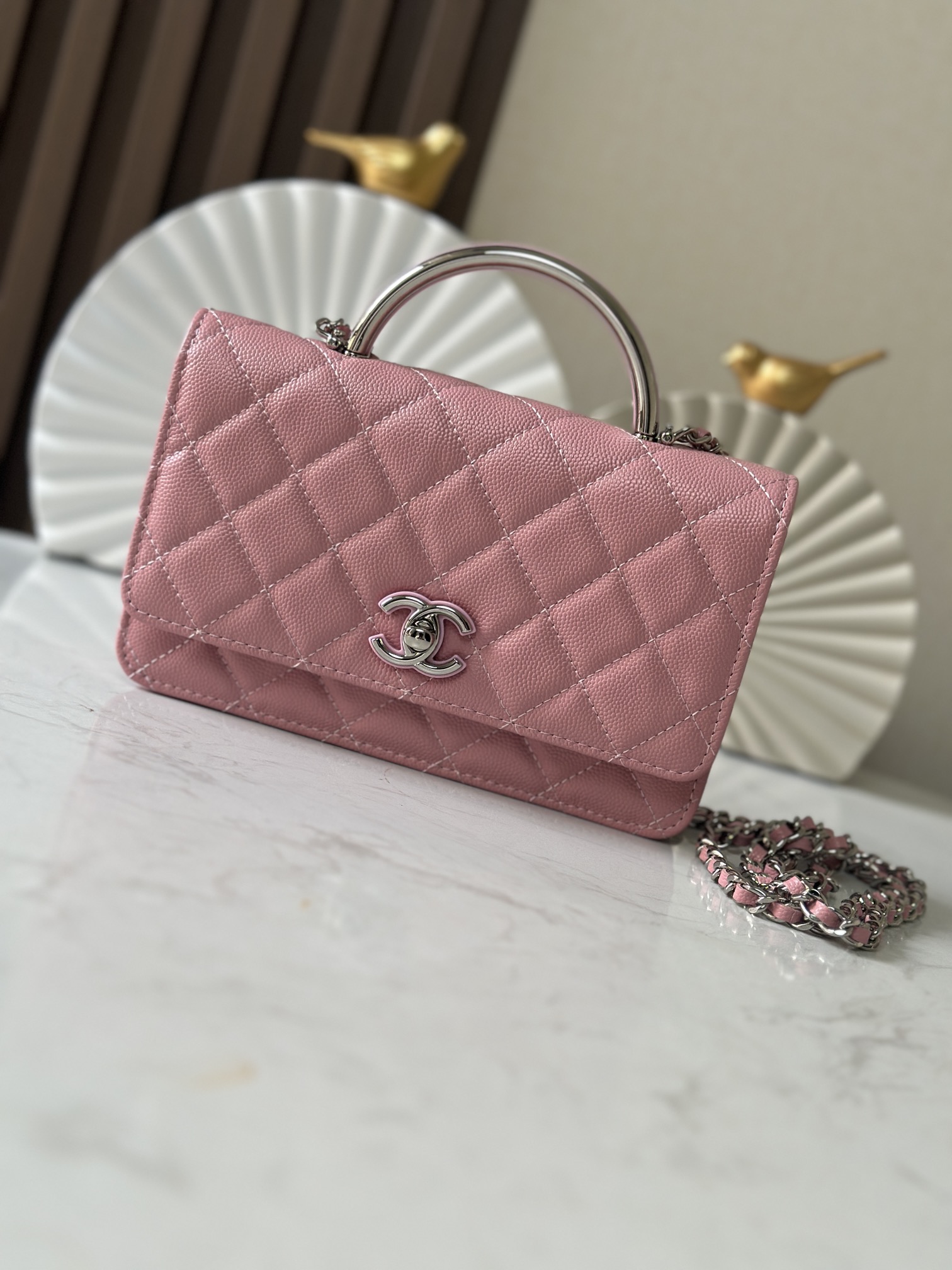 [TOP] CHANEL WOC Bag with CC Logo Handle Calfskin 11.5×19×4cm - 4 Colors