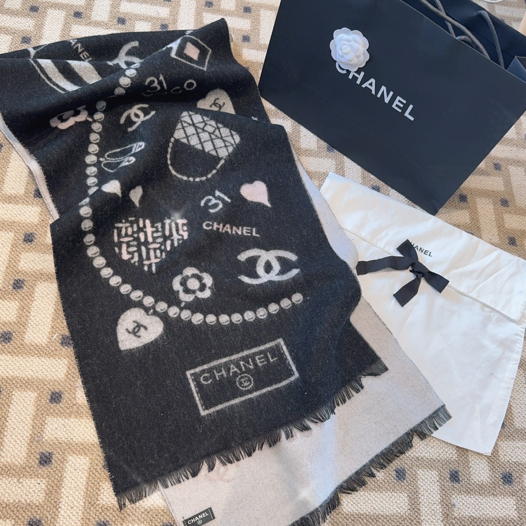 [TOP] CHANEL 100% Cashmere Scarf 50x200cm - Black and White