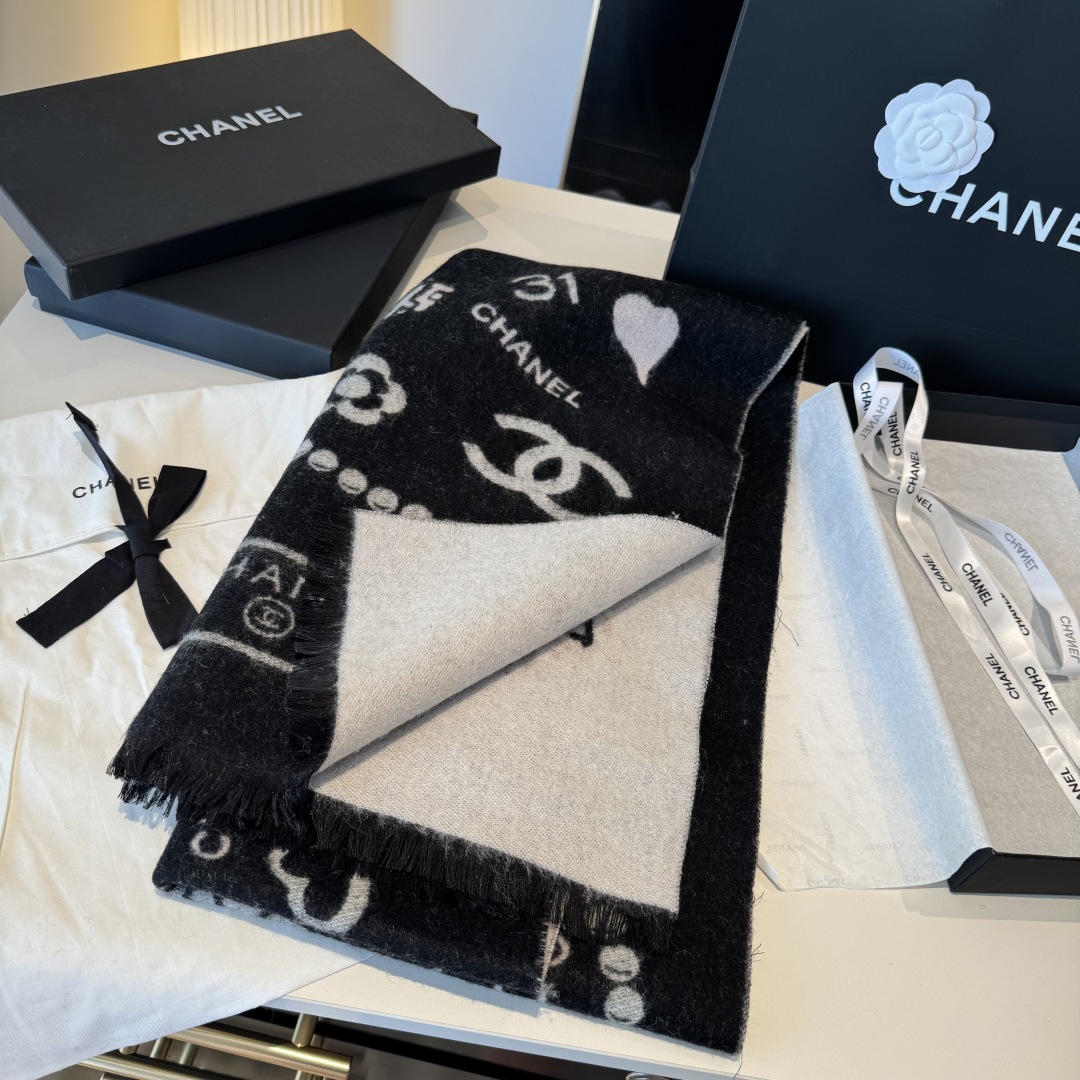 [TOP] CHANEL 100% Cashmere Scarf 50x200cm - Black and White