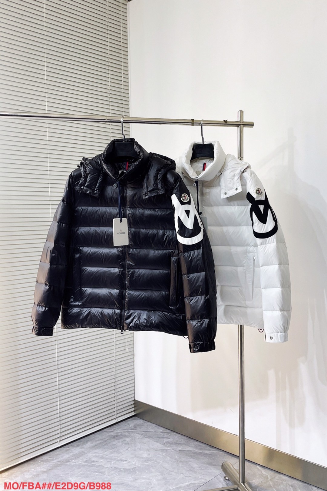 [TOP] Moncler Men's Down Jacket - 2 Color