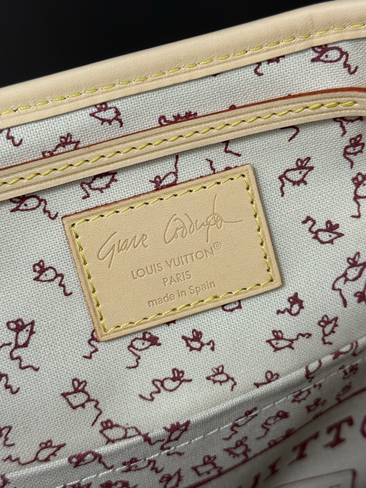 [TOP] Louis Vuitton LV Travels With Montsouris Backpack 30 x 18 x 28 cm - Beige