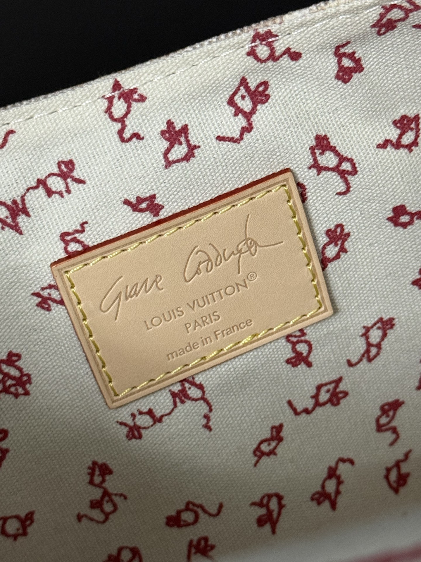 [TOP] Louis Vuitton LV Travels With Grace Coddington Escape Bag 21x7x30 cm - Beige