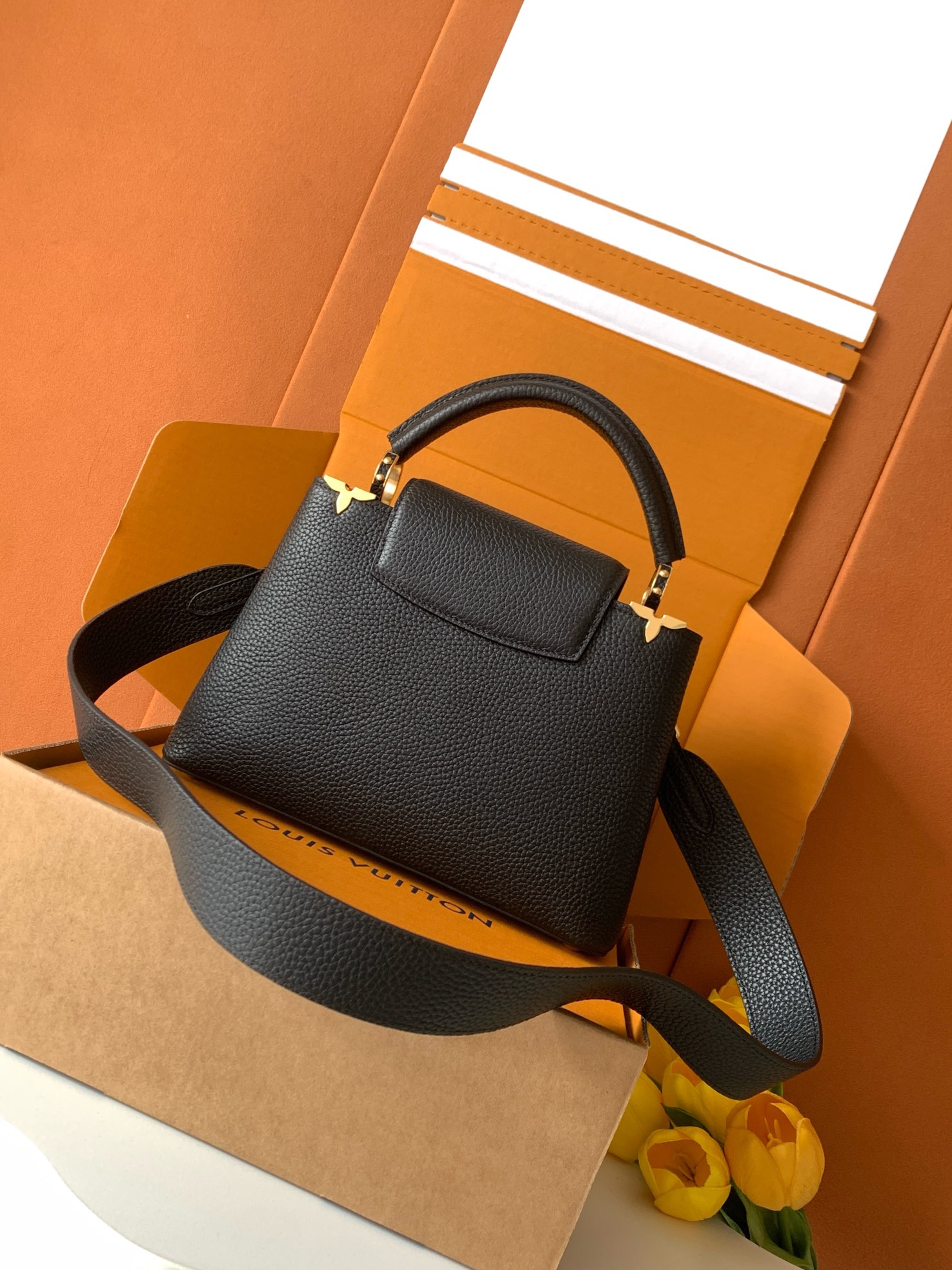 [TOP] Louis Vuitton LV Capucines Bag 27cm - Black