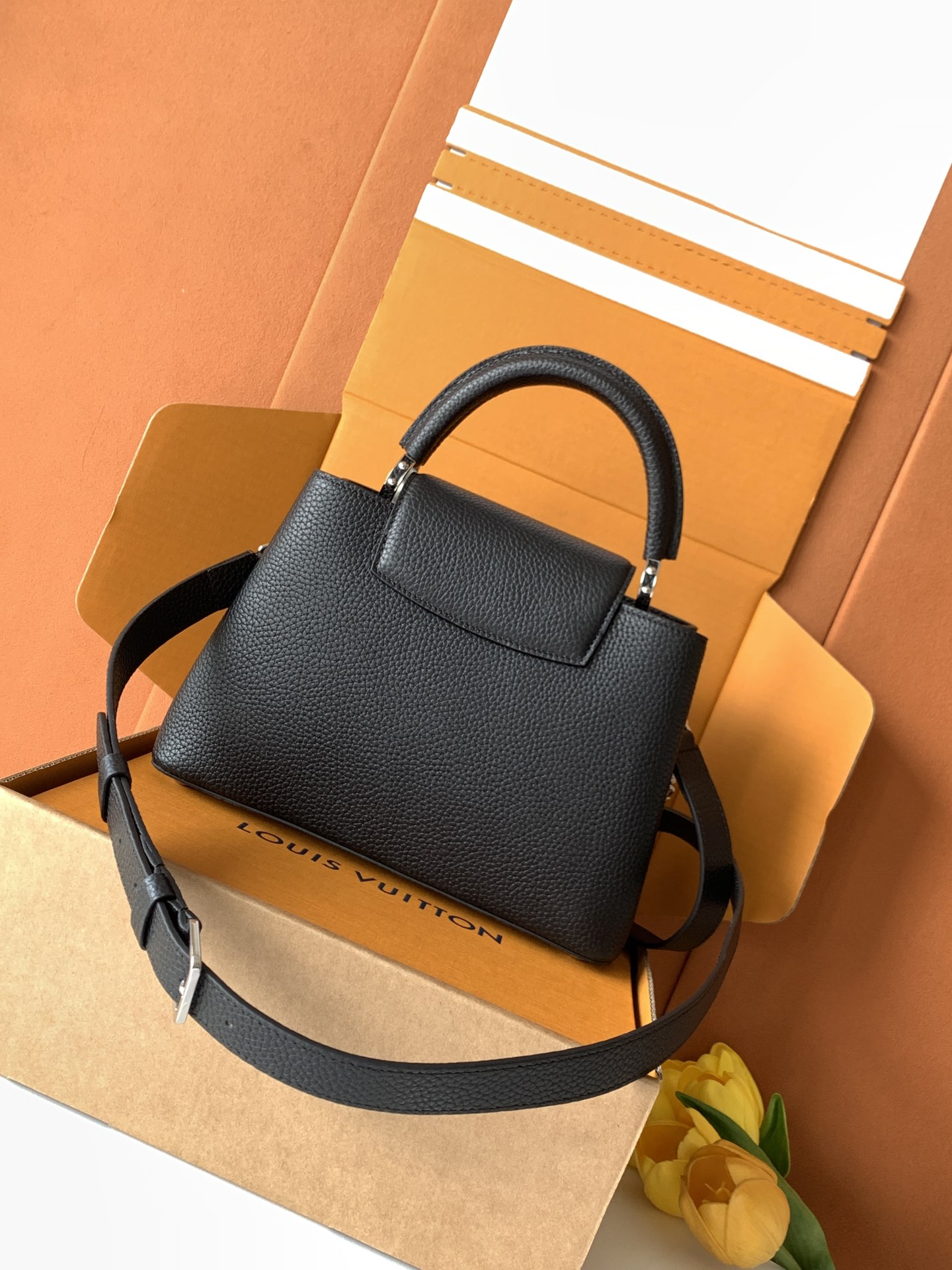[TOP] Louis Vuitton LV Capucines Bag 21cm/27cm - Black