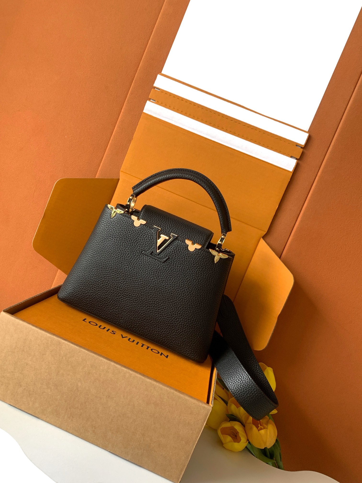 [TOP] Louis Vuitton LV Capucines Bag 27cm - Black