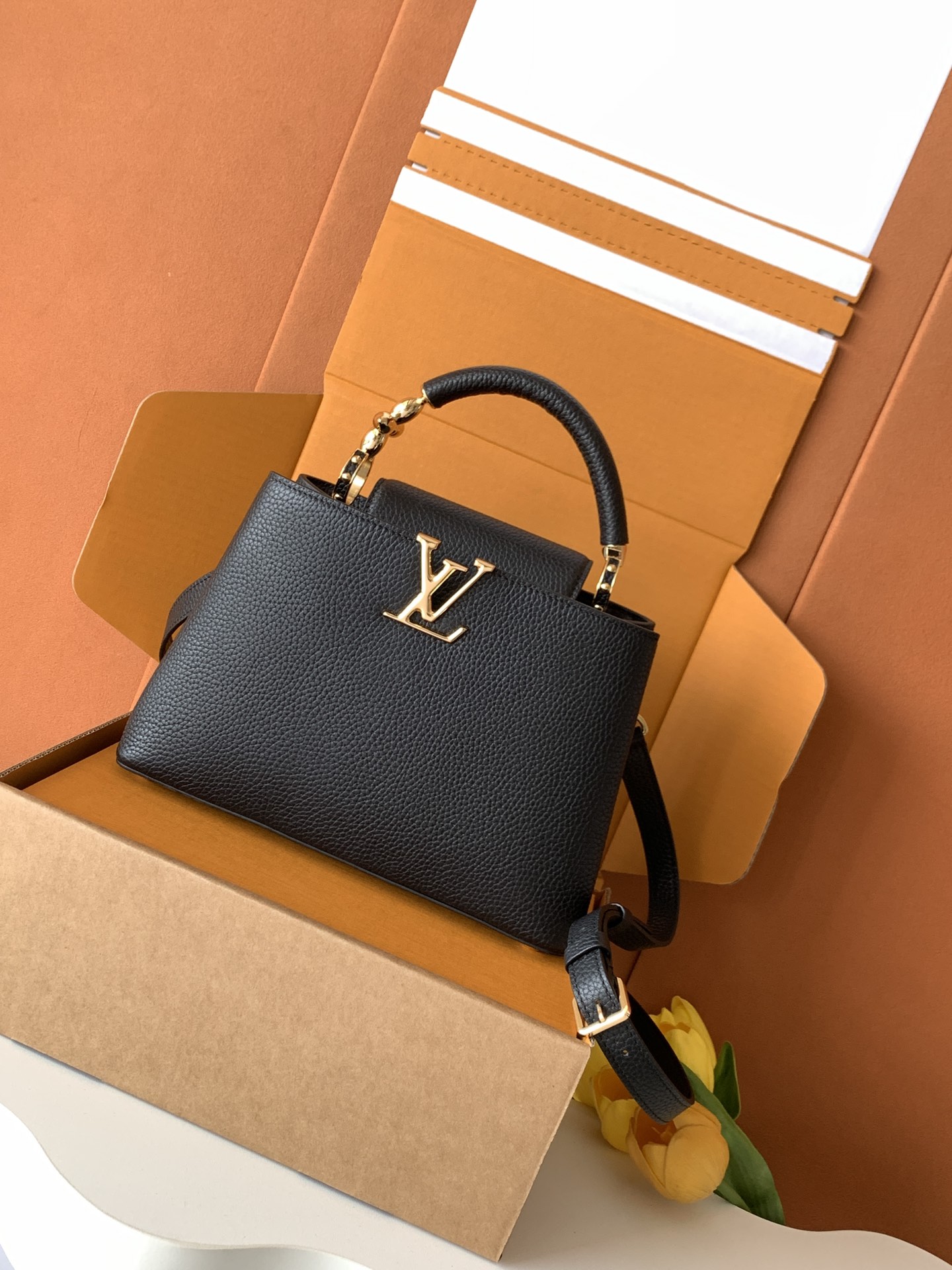 [TOP] Louis Vuitton LV Capucines Bag 21cm/27cm - Black