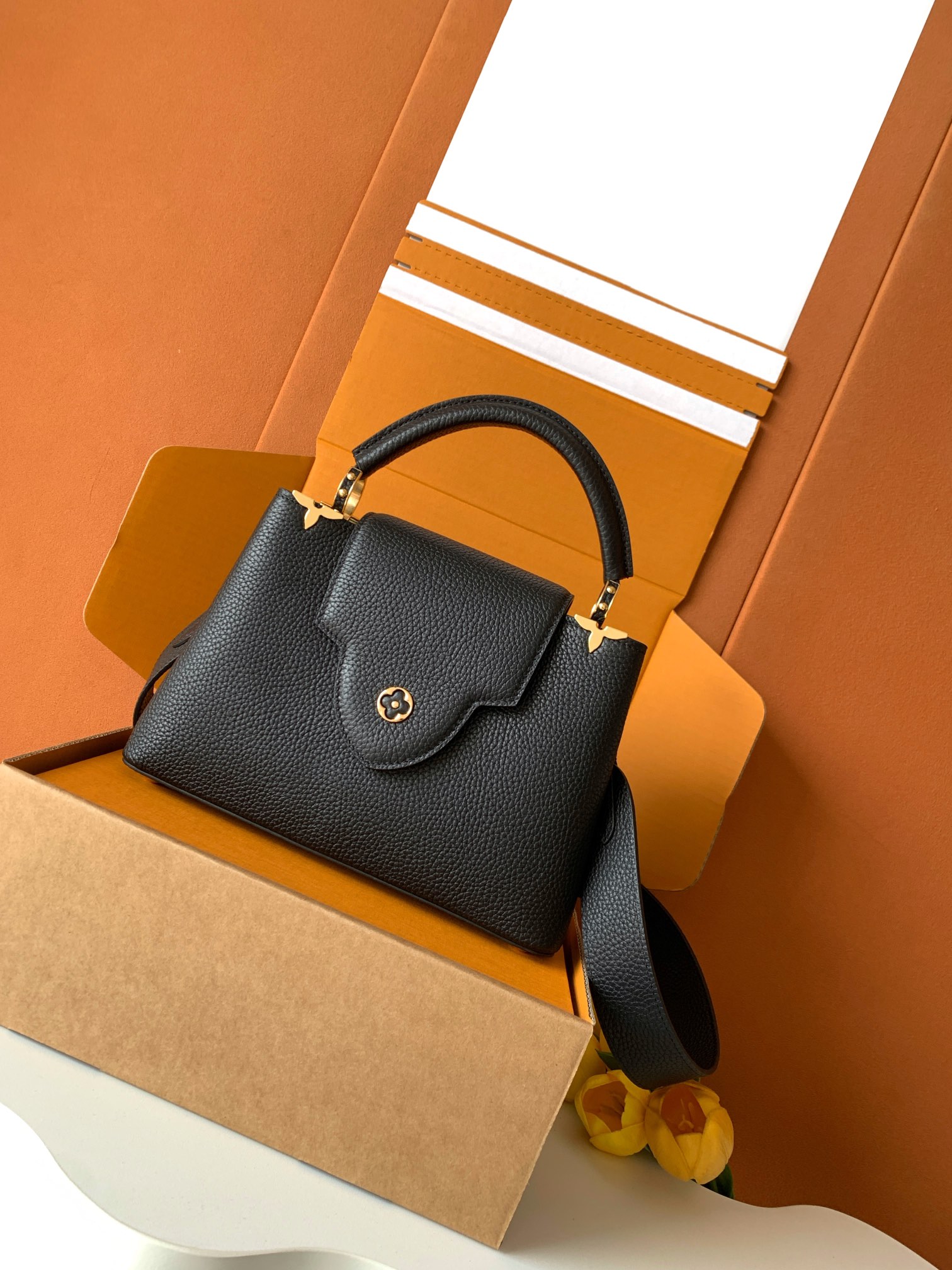 [TOP] Louis Vuitton LV Capucines Bag 27cm - Black