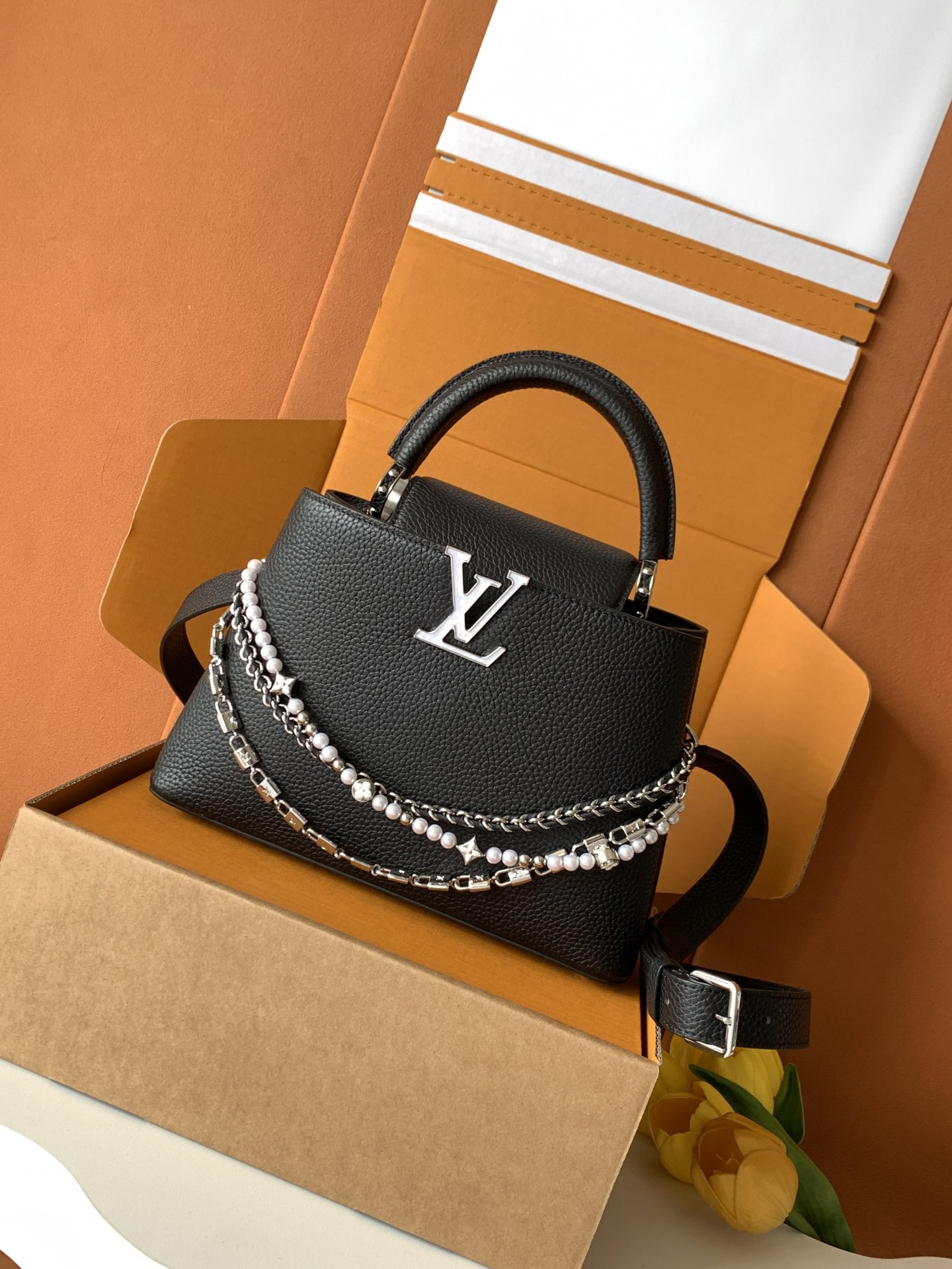 [TOP] Louis Vuitton LV Capucines Bag 21cm/27cm - Black